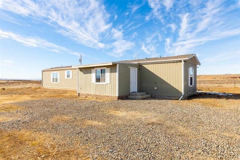 2067 16 Road Property Photo