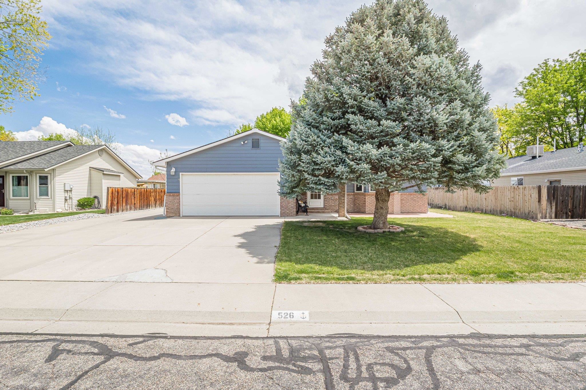 526 N Oak Street Property Photo
