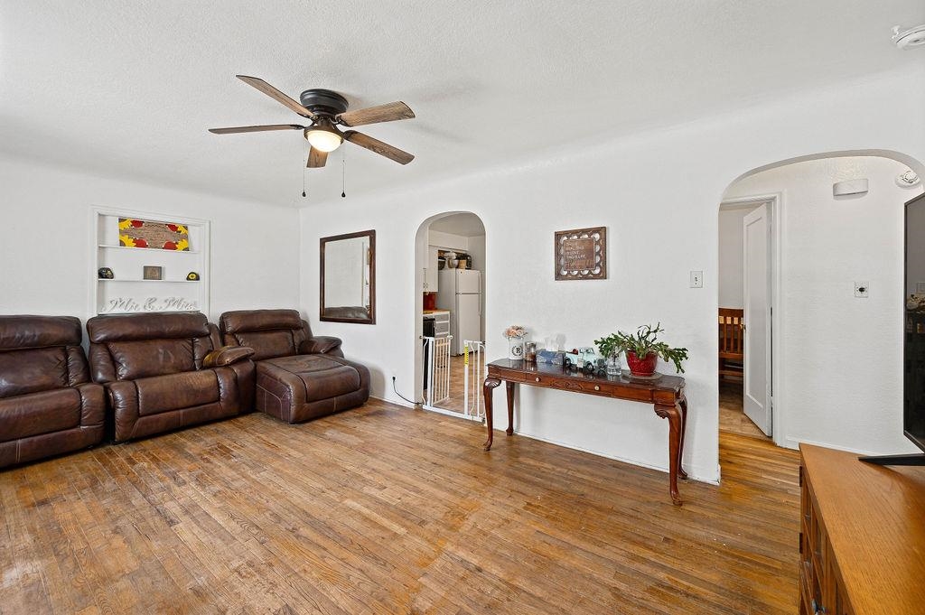 2893 Seely Road Property Photo 3