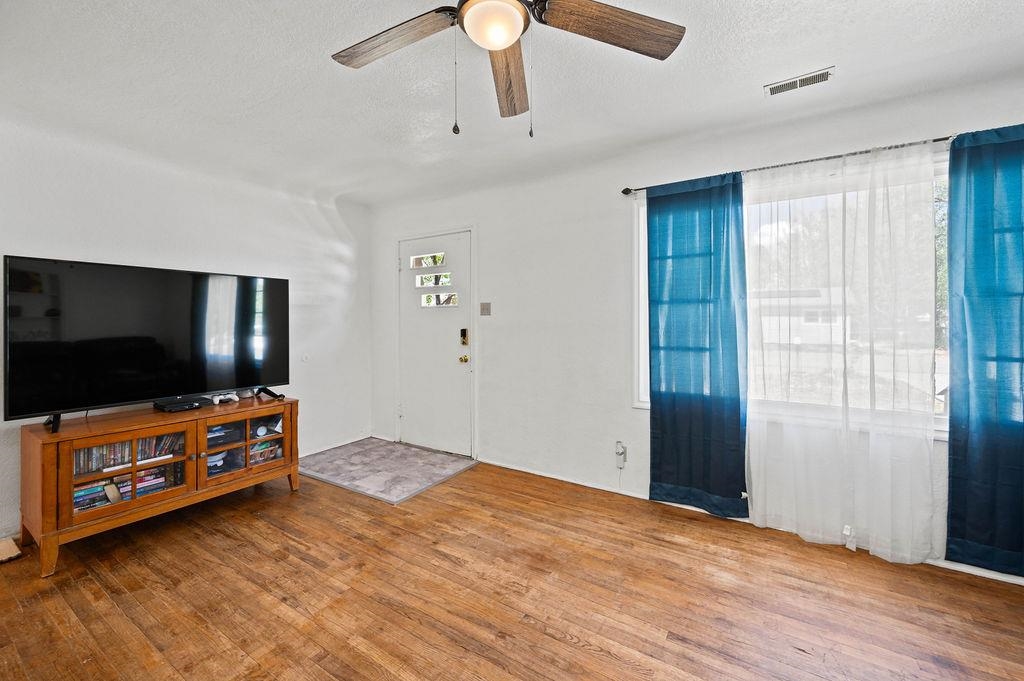 2893 Seely Road Property Photo 5