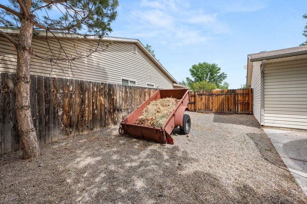 3289 Point Avenue Property Photo 23