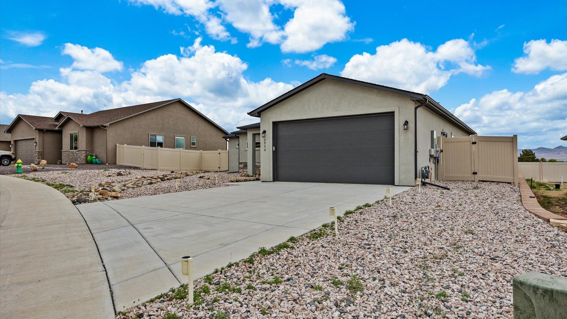 2946 Circling Hawk Street Property Photo 3