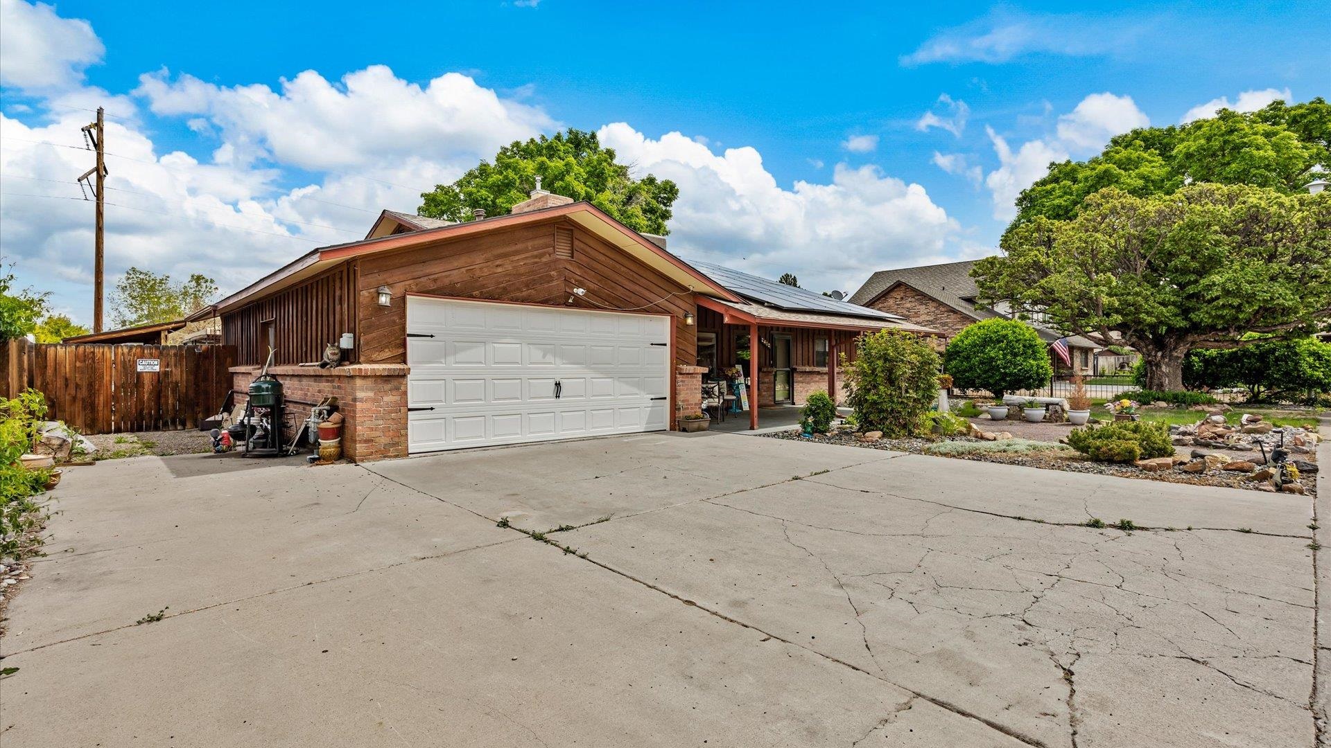 2412 Applewood Circle Property Photo 19