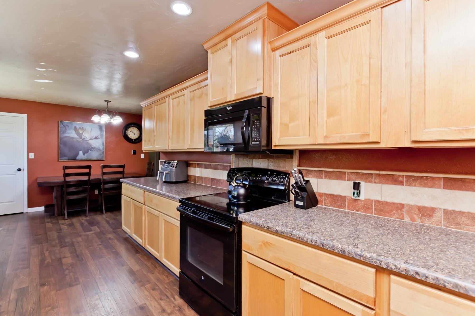 498 Sheldon Road Property Photo 13
