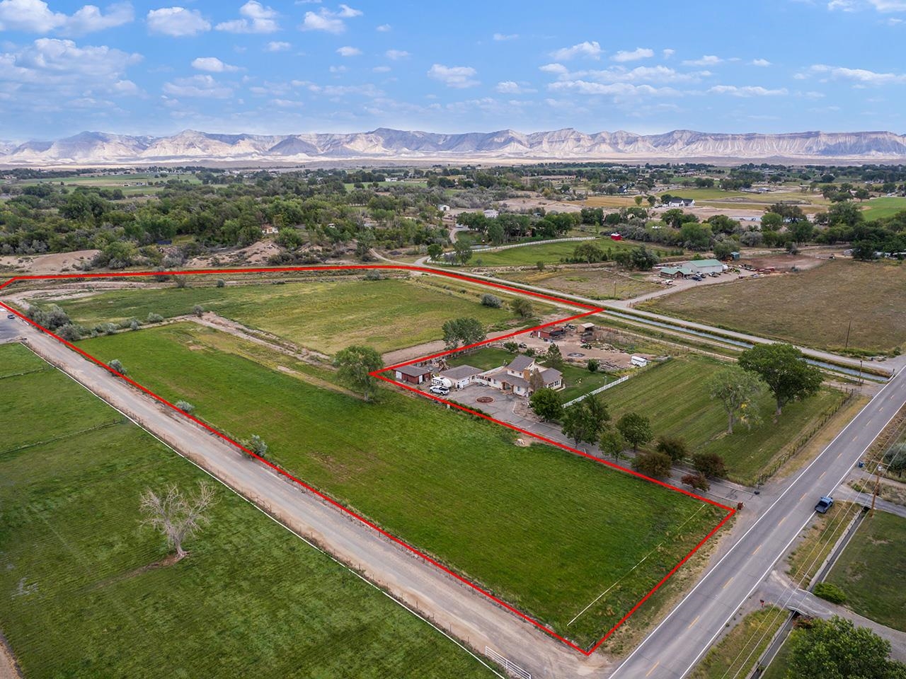 2324 I Road Property Photo