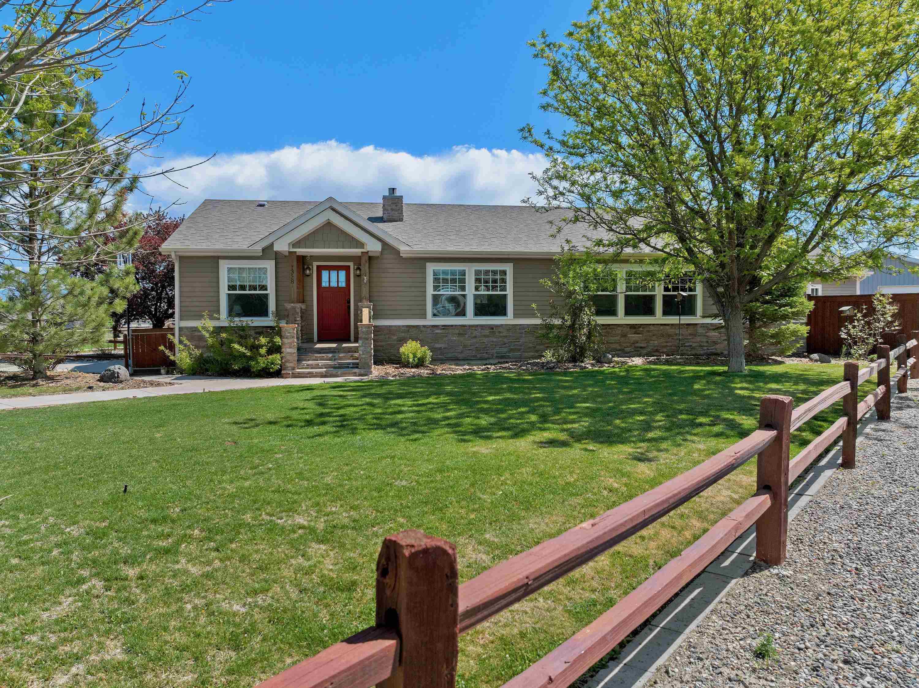 1338 13 Road Property Photo 2