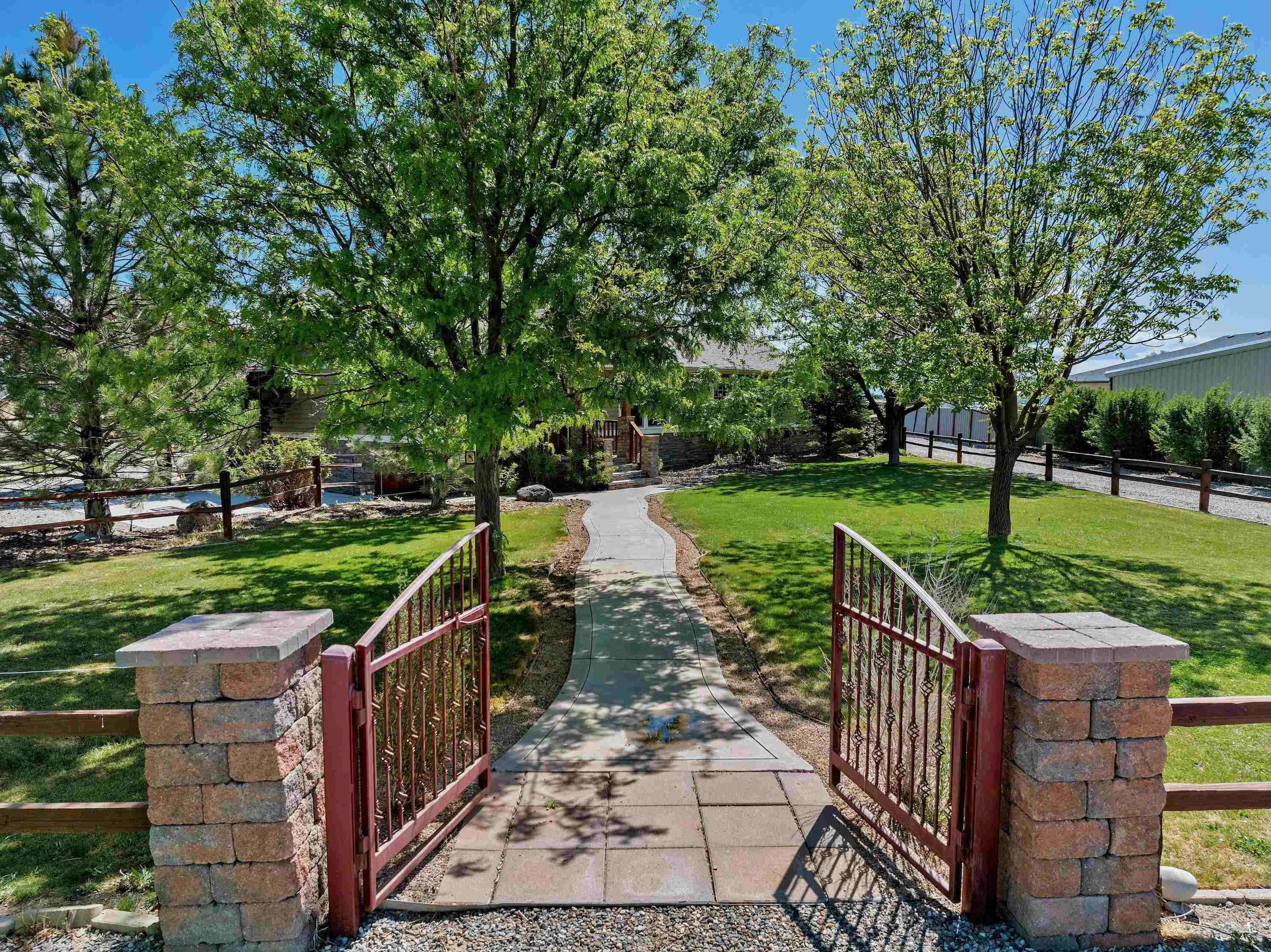 1338 13 Road Property Photo 3