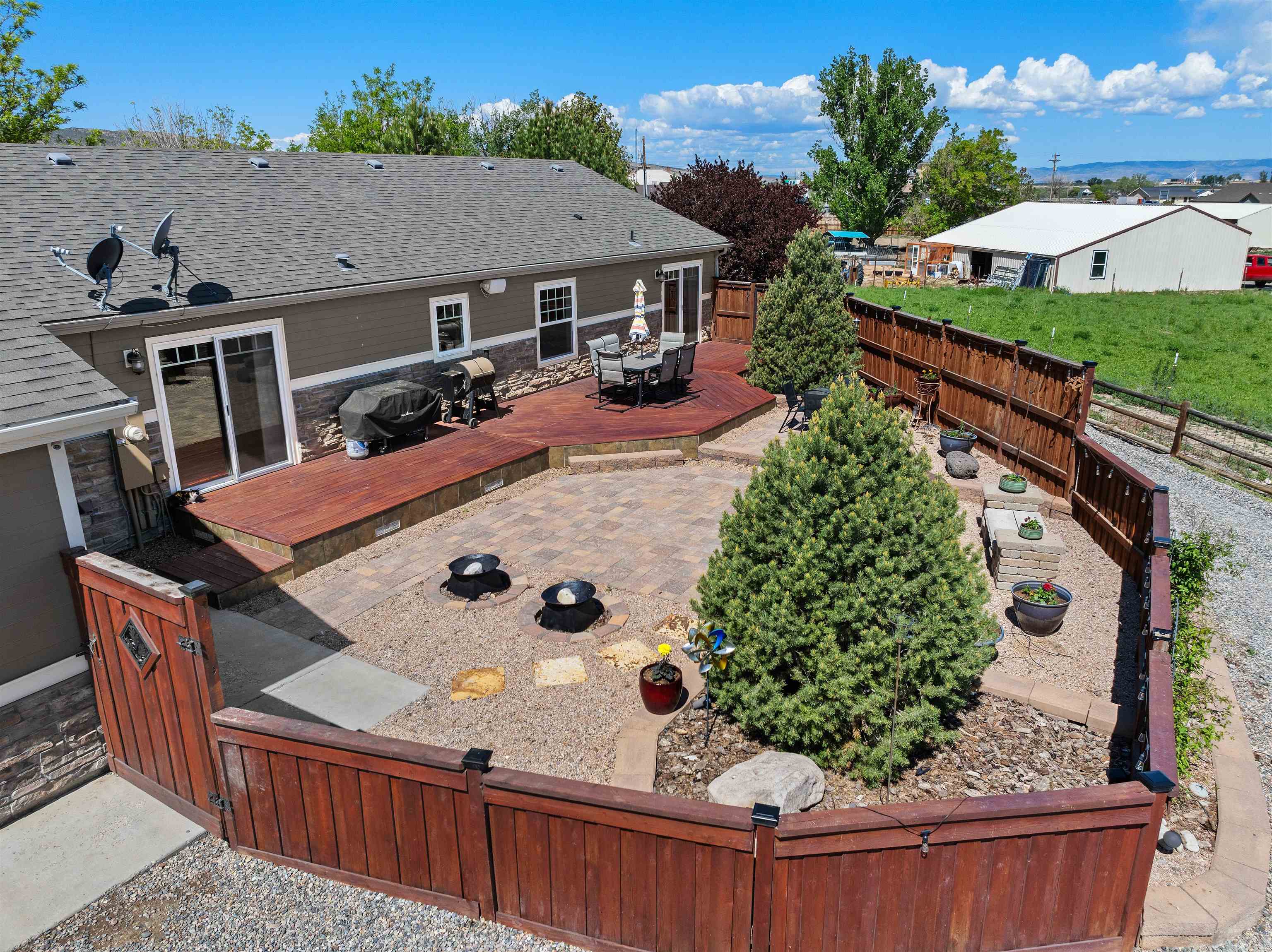 1338 13 Road Property Photo 4