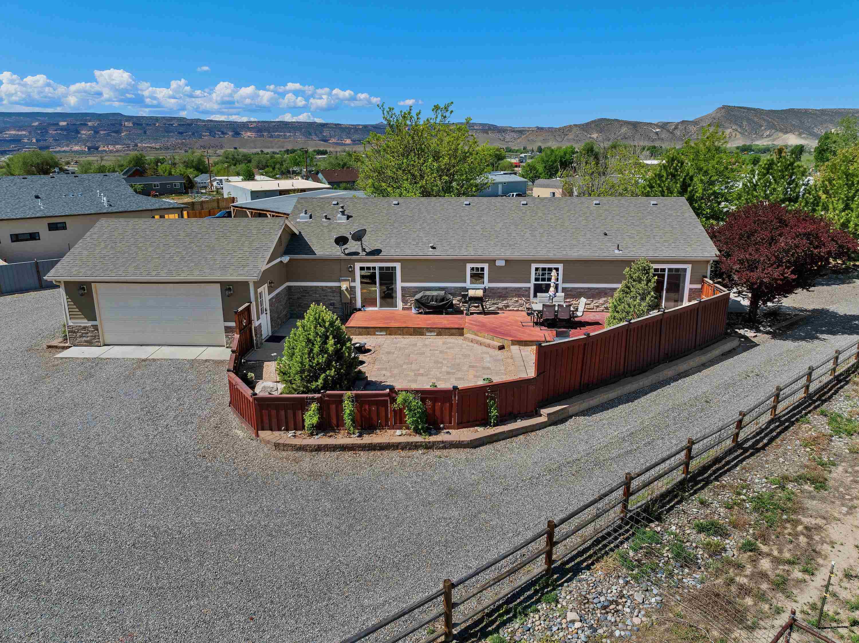 1338 13 Road Property Photo 6