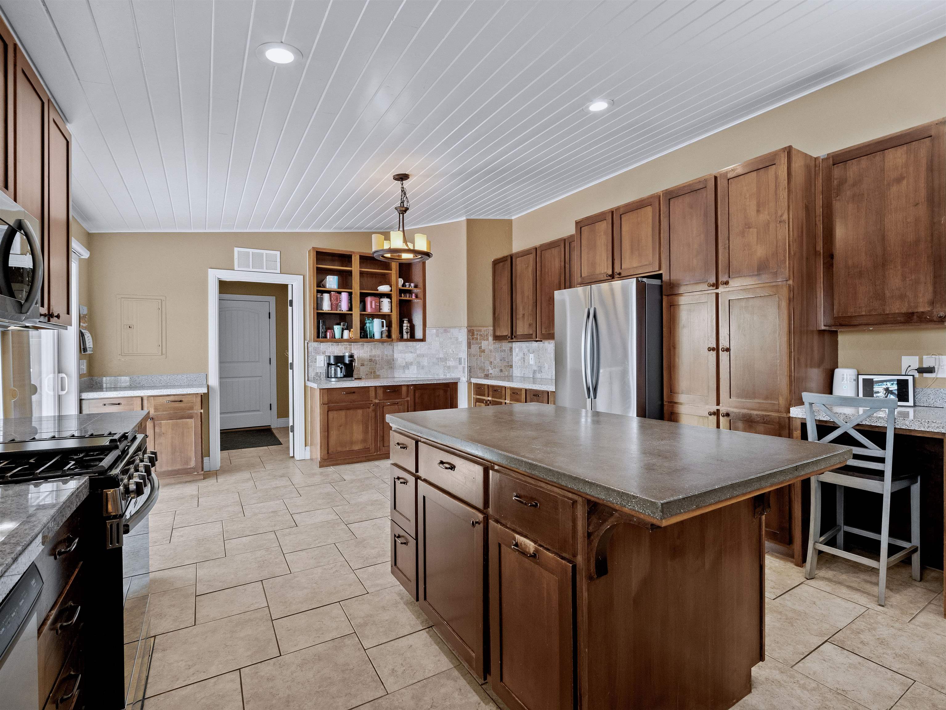 1338 13 Road Property Photo 10