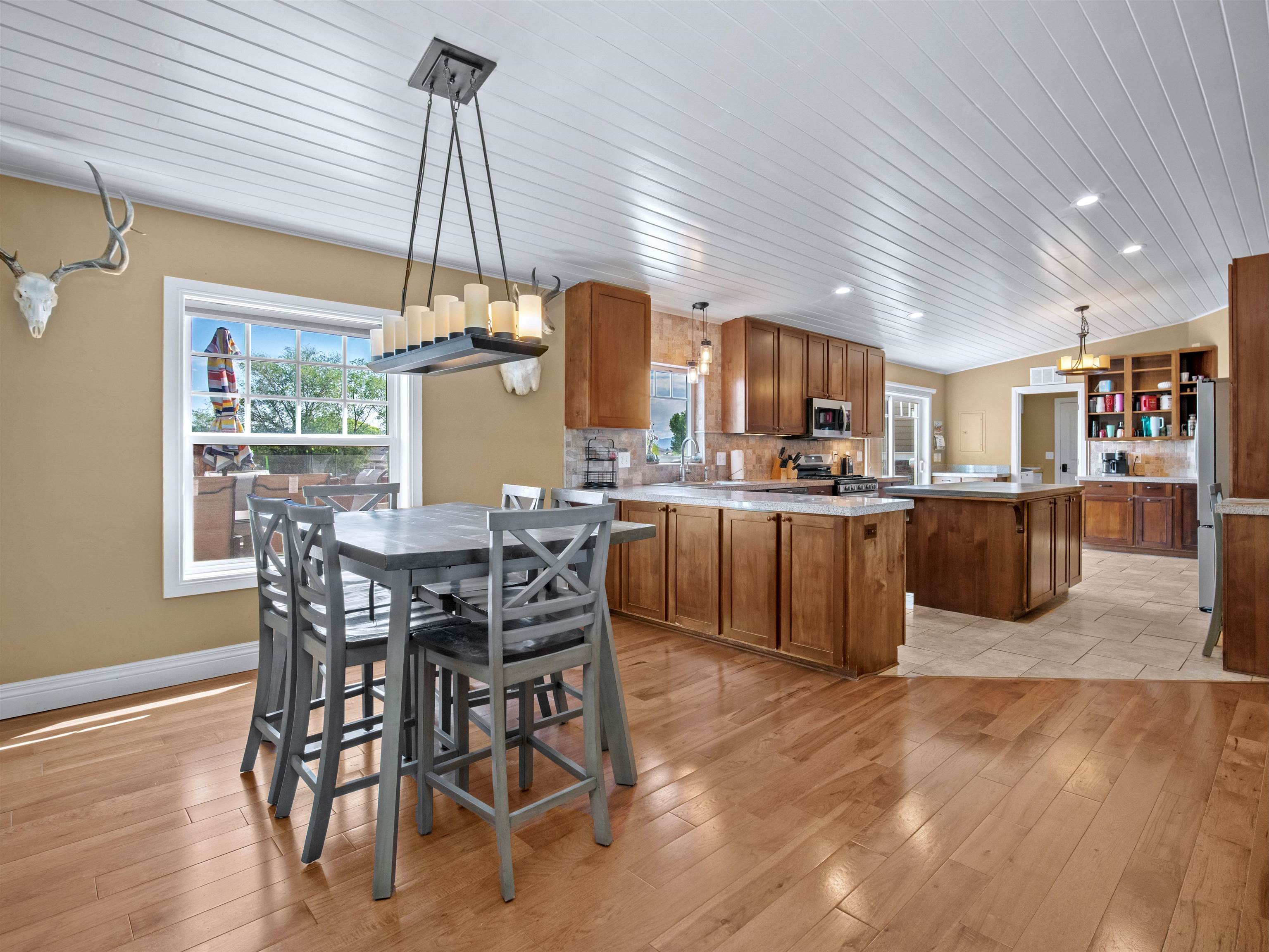 1338 13 Road Property Photo 12