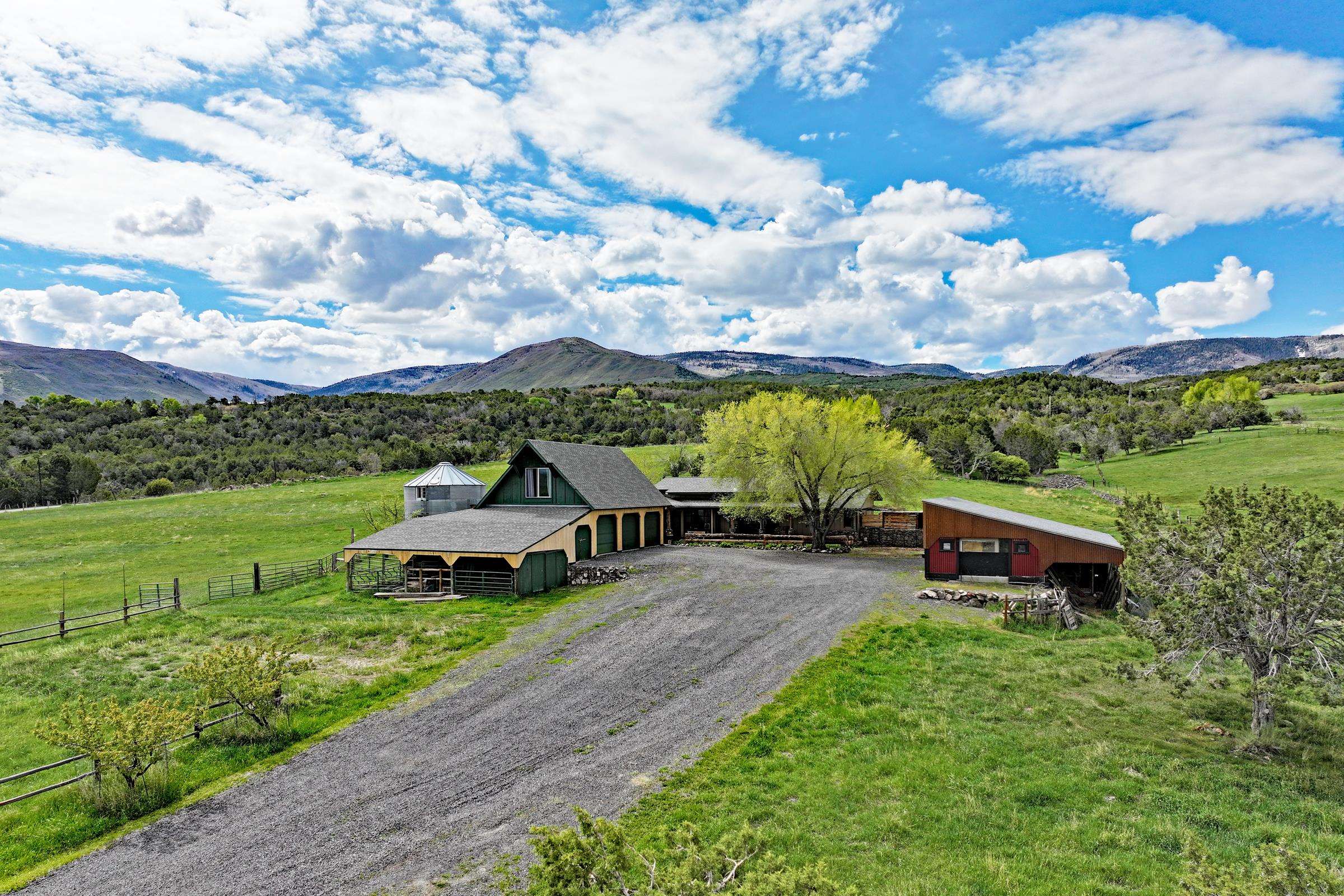 10491 54 7/10 Road Property Photo