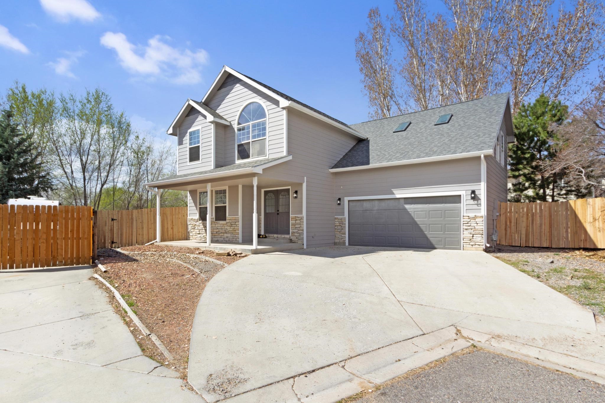 645 1/2 Brooks Court Property Photo