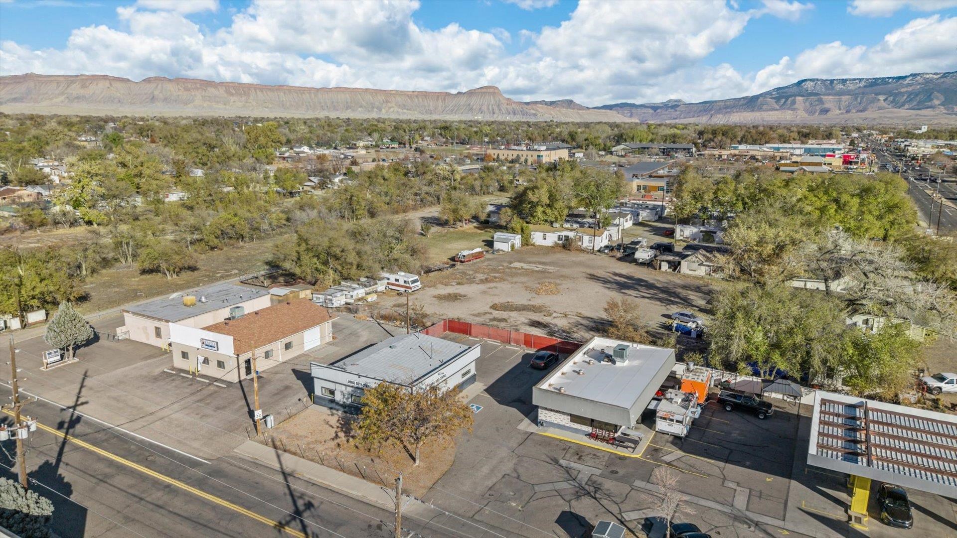502 28 1/2 Road Property Photo 4