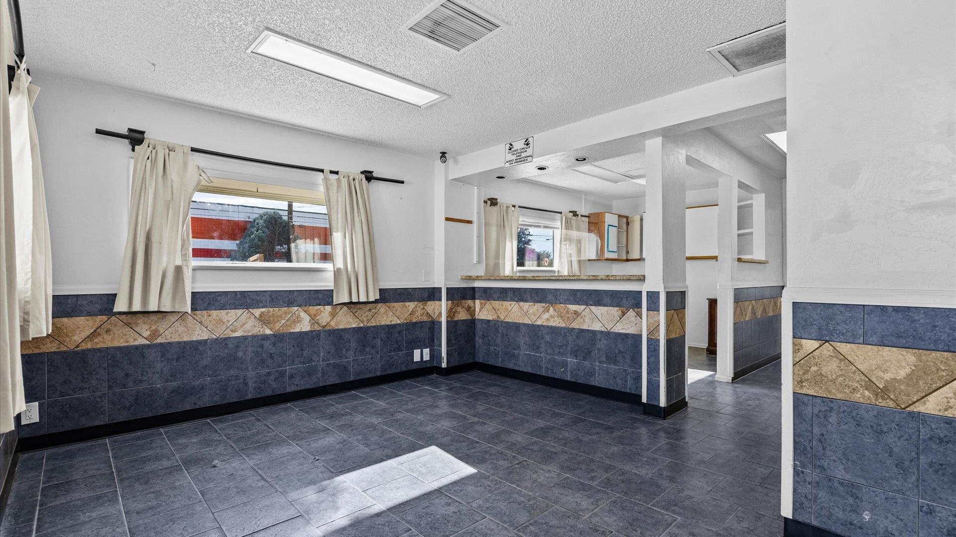 502 28 1/2 Road Property Photo 11