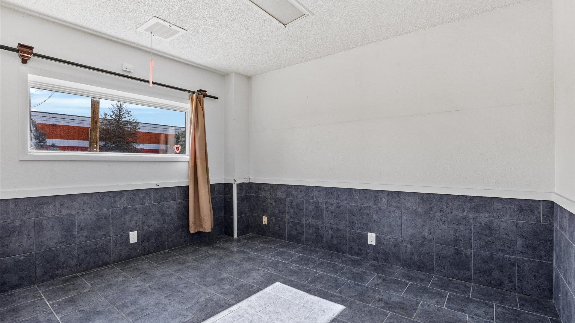 502 28 1/2 Road Property Photo 15