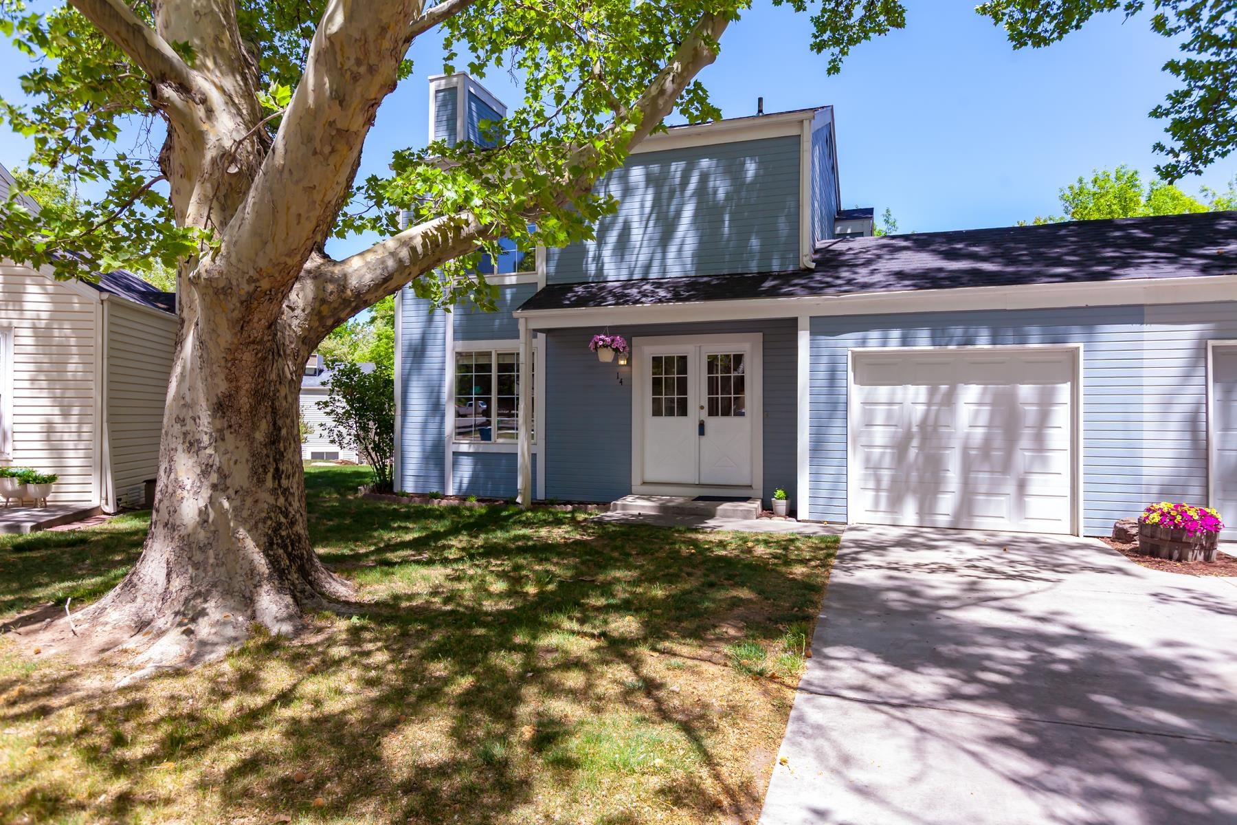 14 Chardonnay Court Property Photo