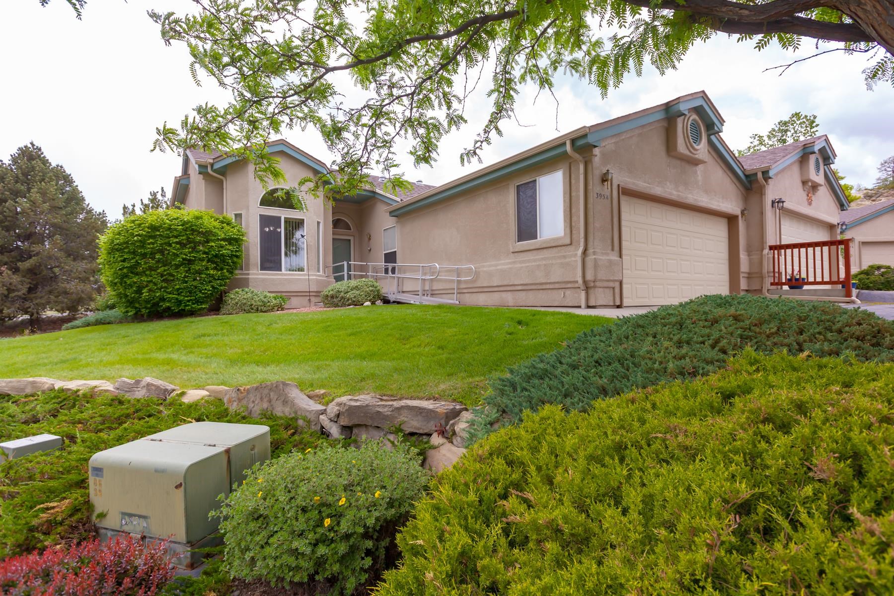 395 Sand Cliff Court Property Photo
