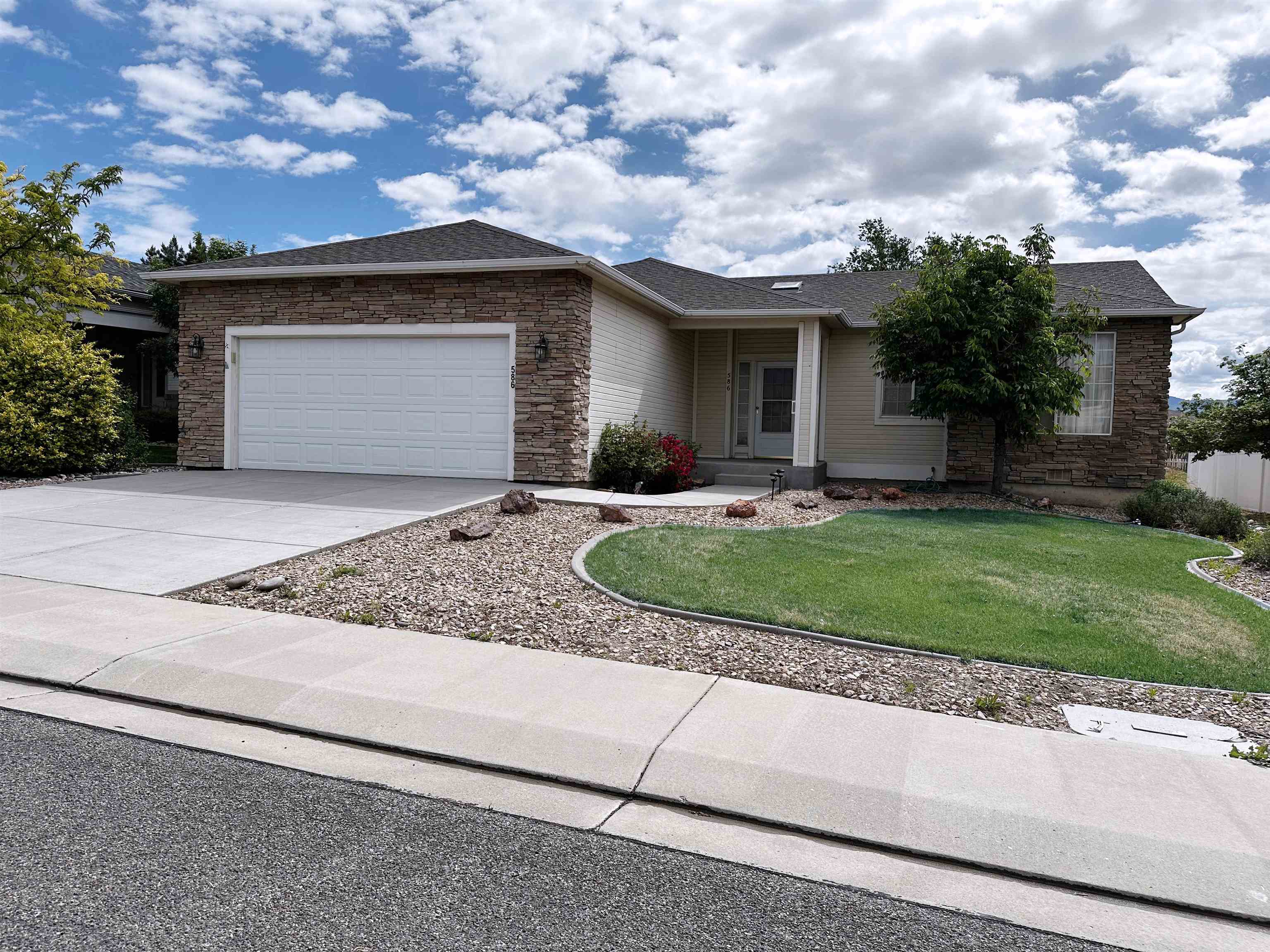 586 28 1/2 Road Property Photo