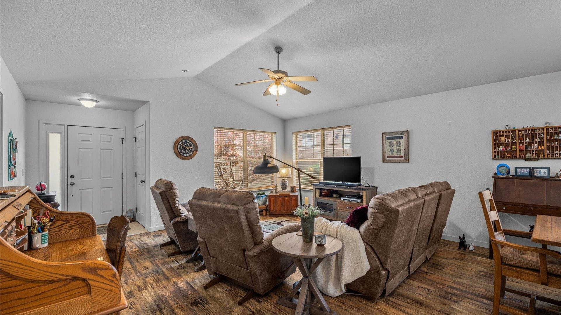 2384 Ridge Circle Drive Property Photo 6