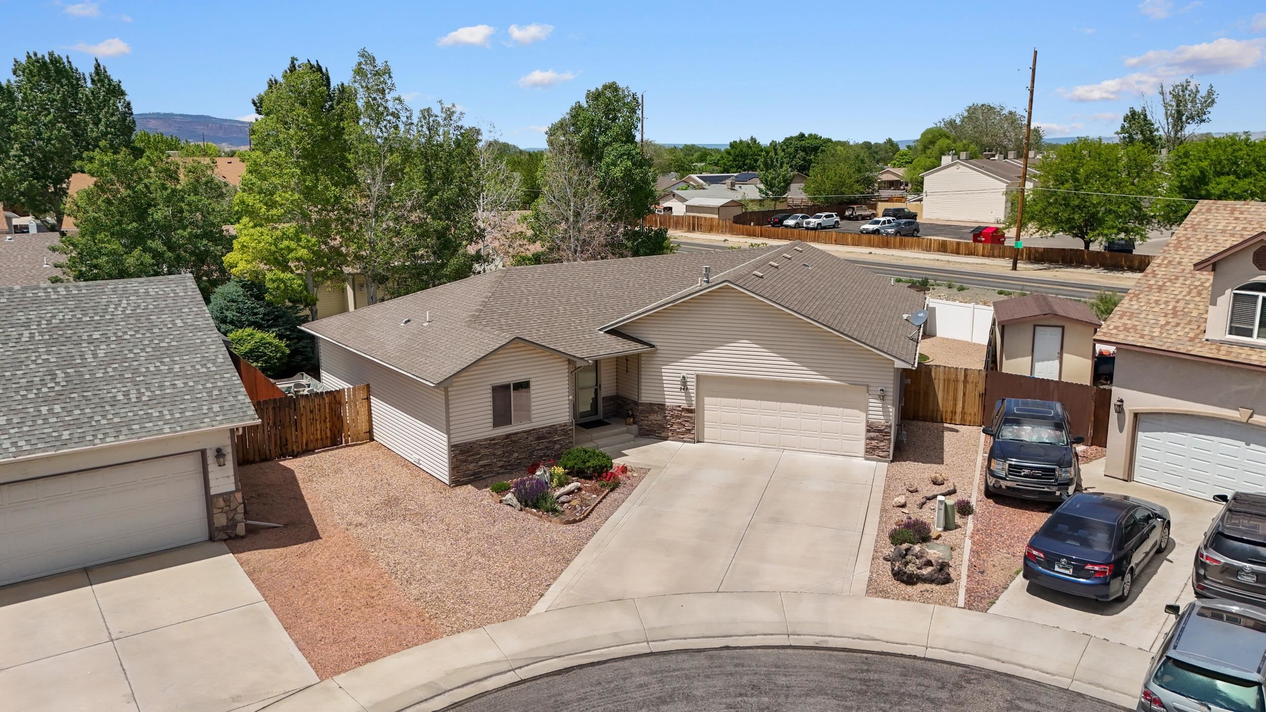 247 Silverton Court Property Photo 1