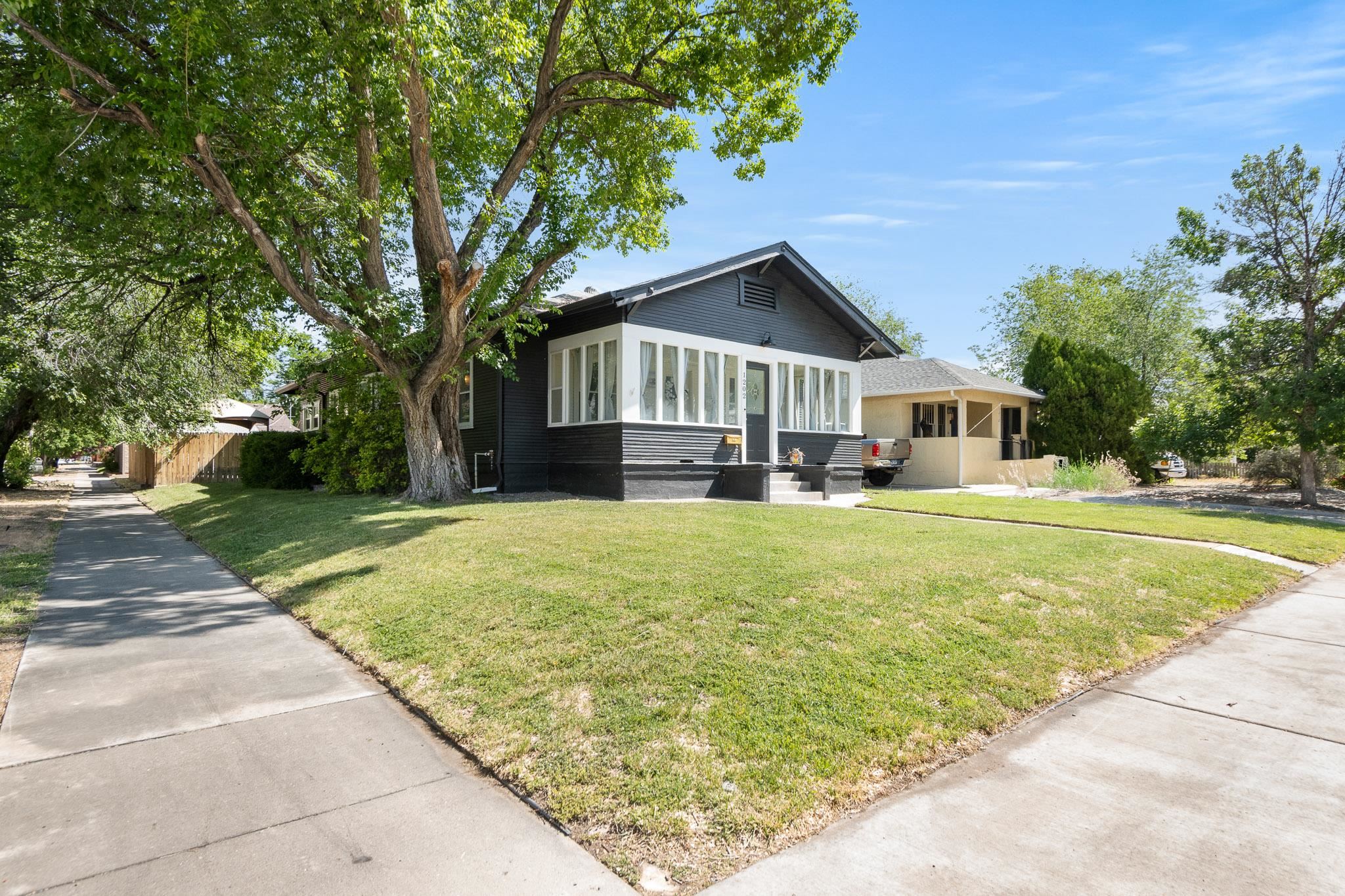 1202 Grand Avenue