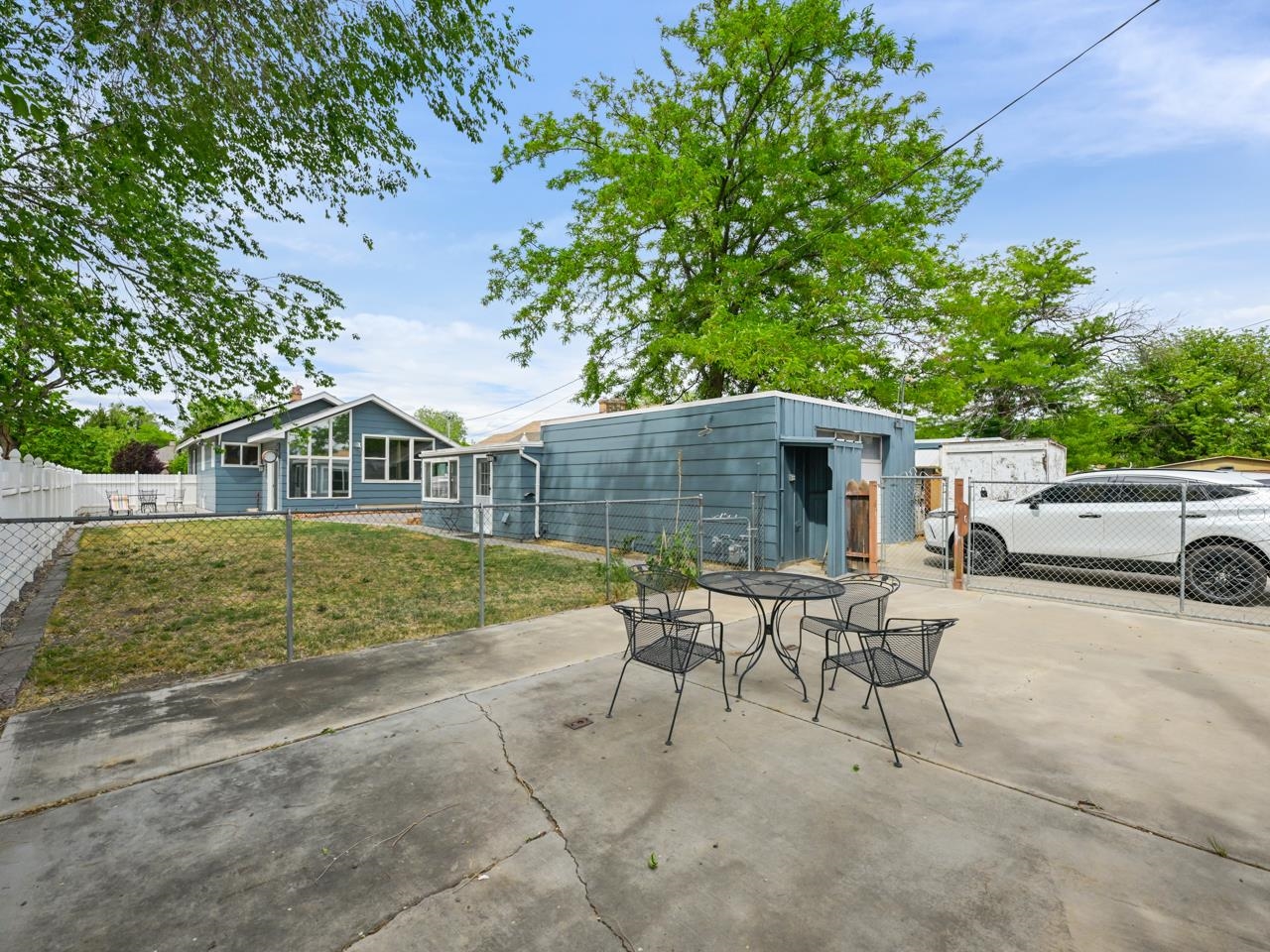 1303 Grand Avenue Property Photo 20