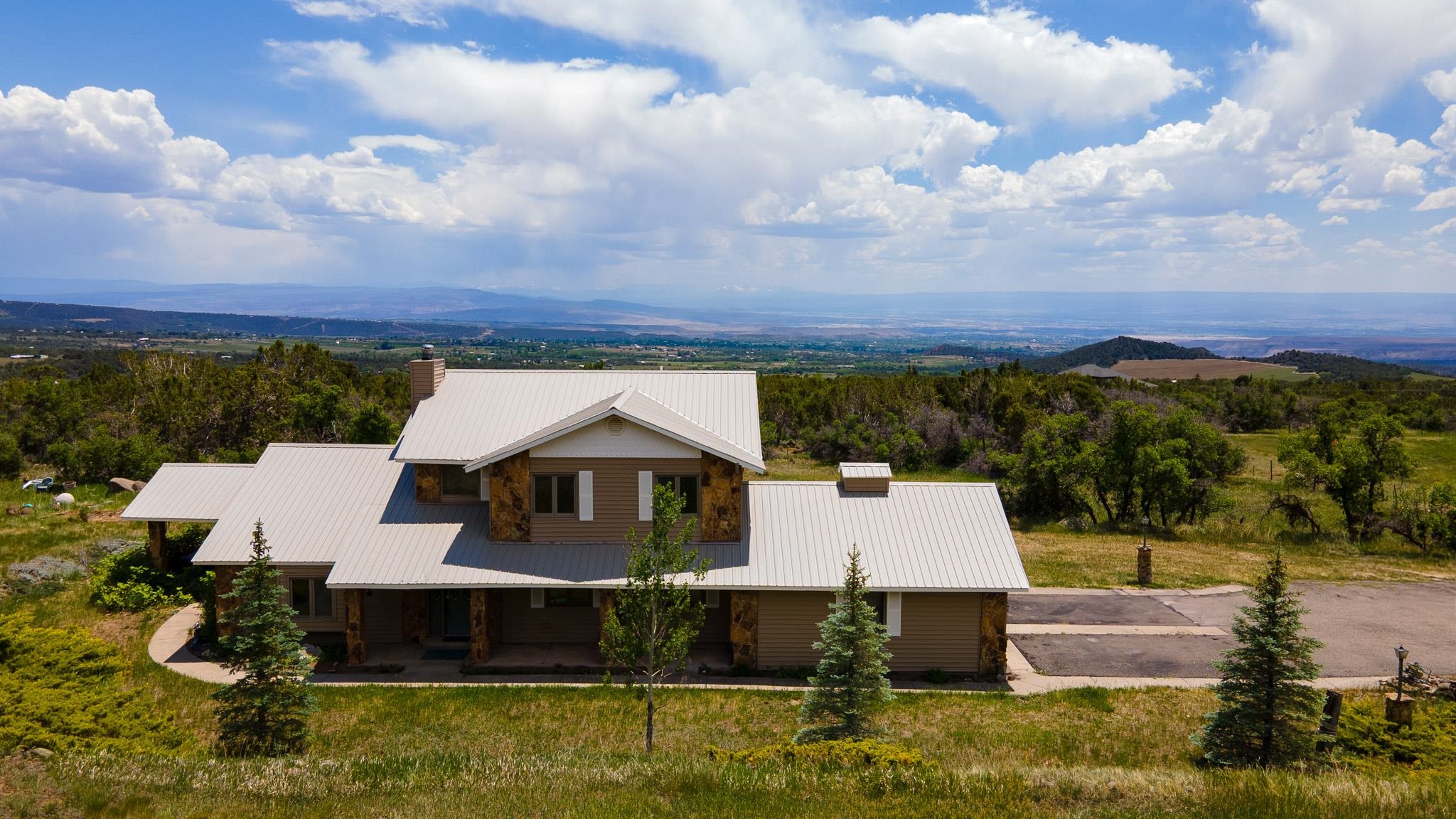 21565 Highway 65 Property Photo 1