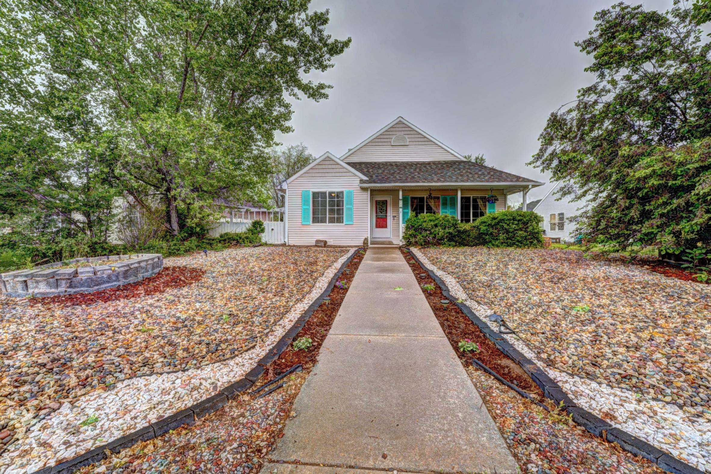 2745 Acacia Avenue Property Photo 1