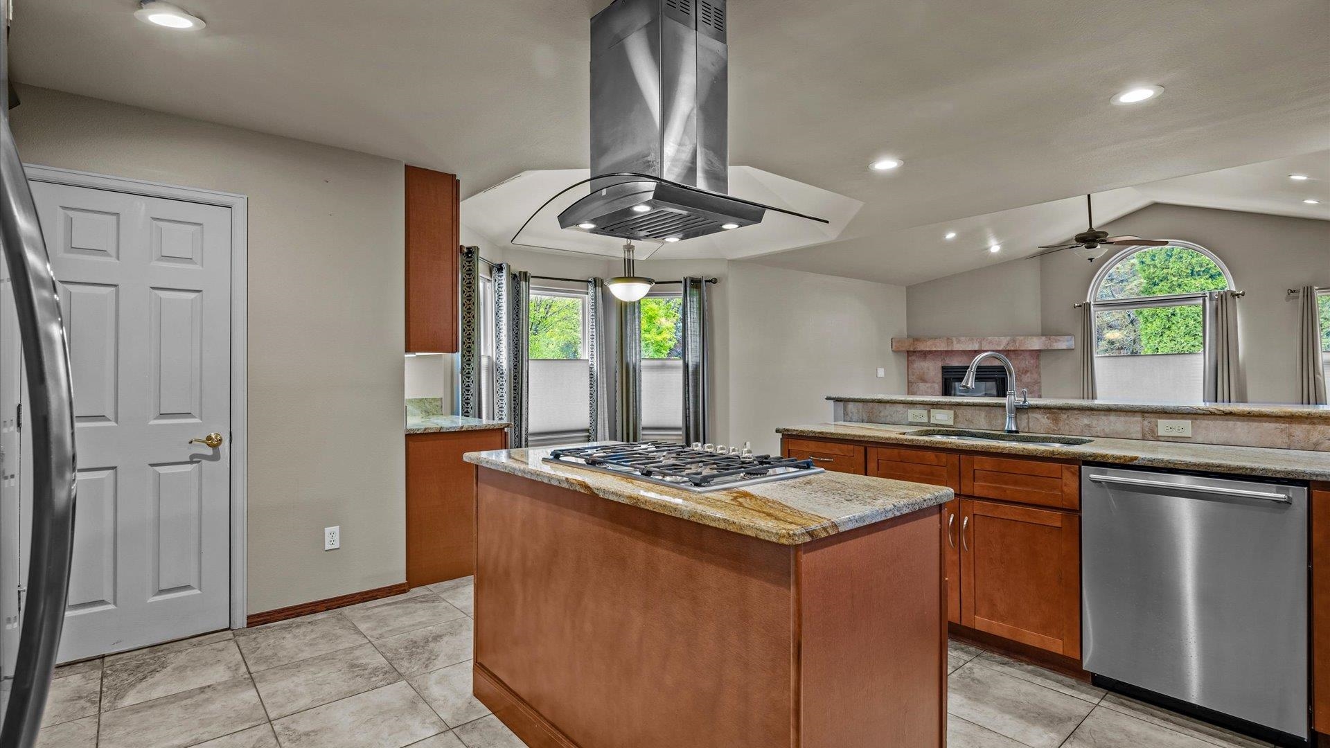 369 Canyon Court Property Photo 8