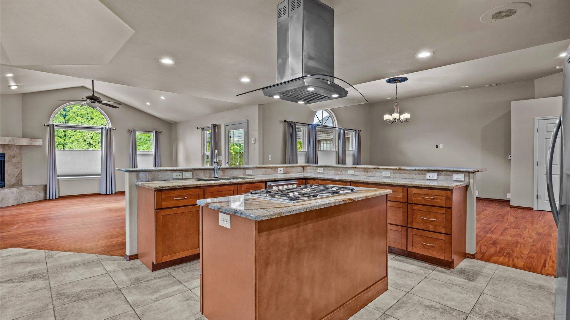 369 Canyon Court Property Photo 10