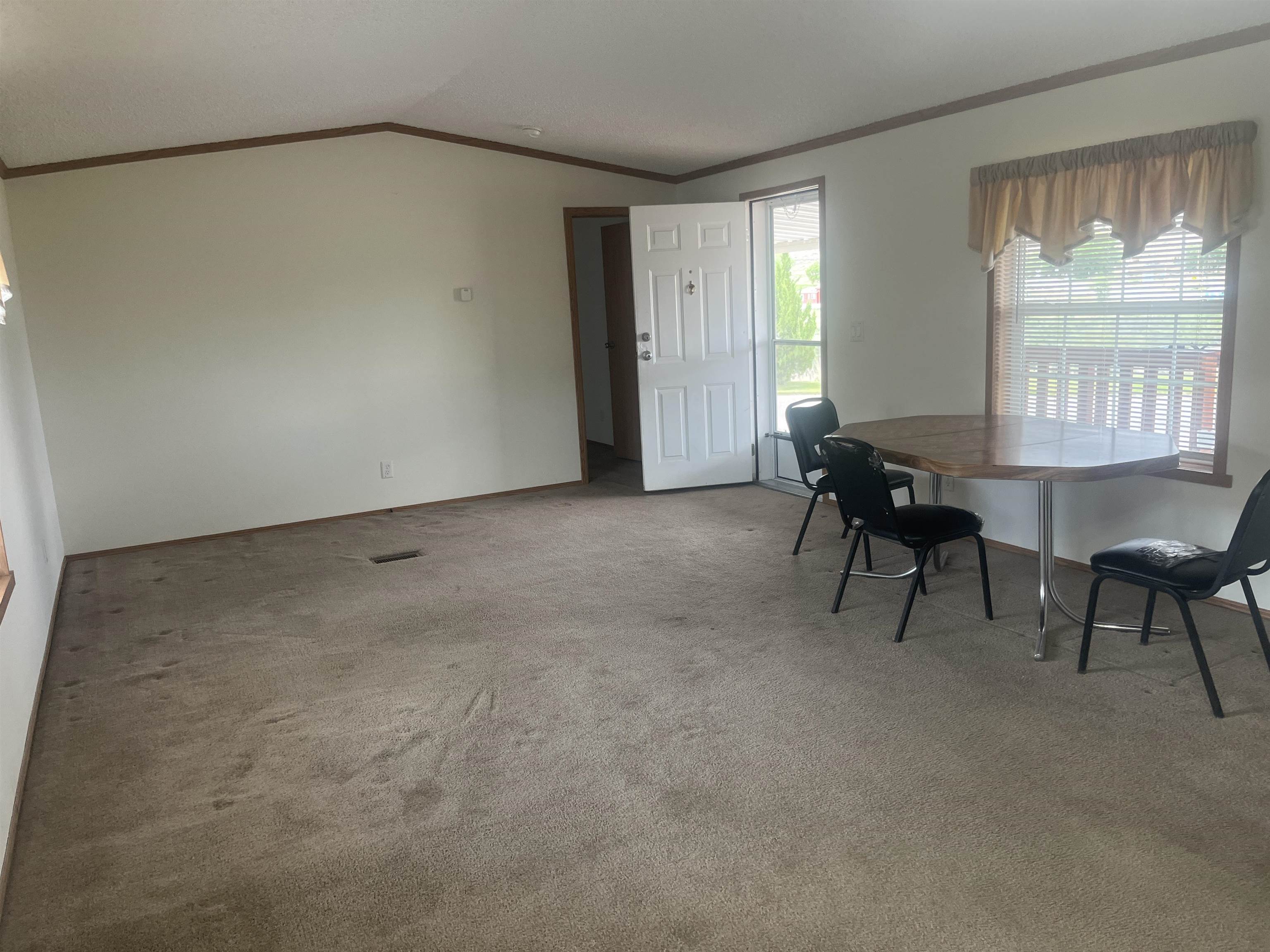 1030 Carbonera Avenue Property Photo 5