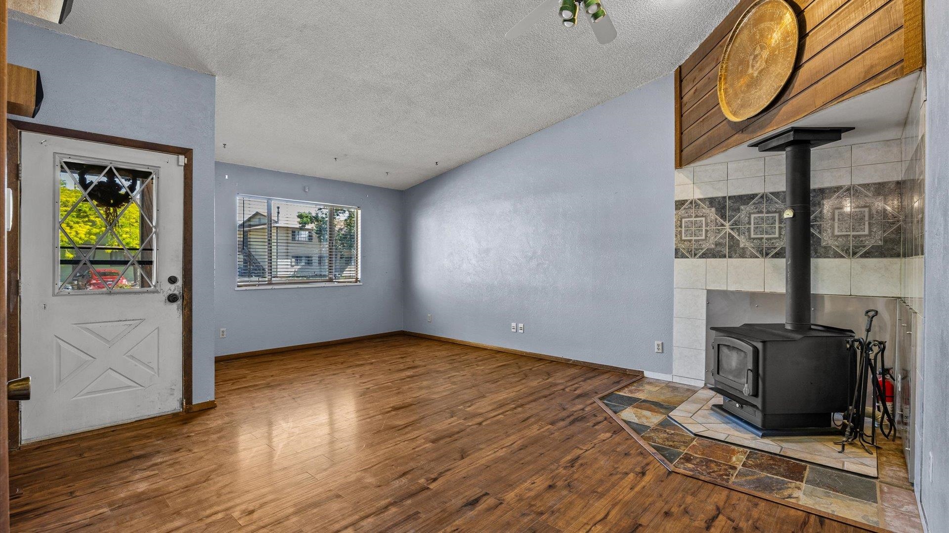 3223 Rood Avenue Property Photo 6