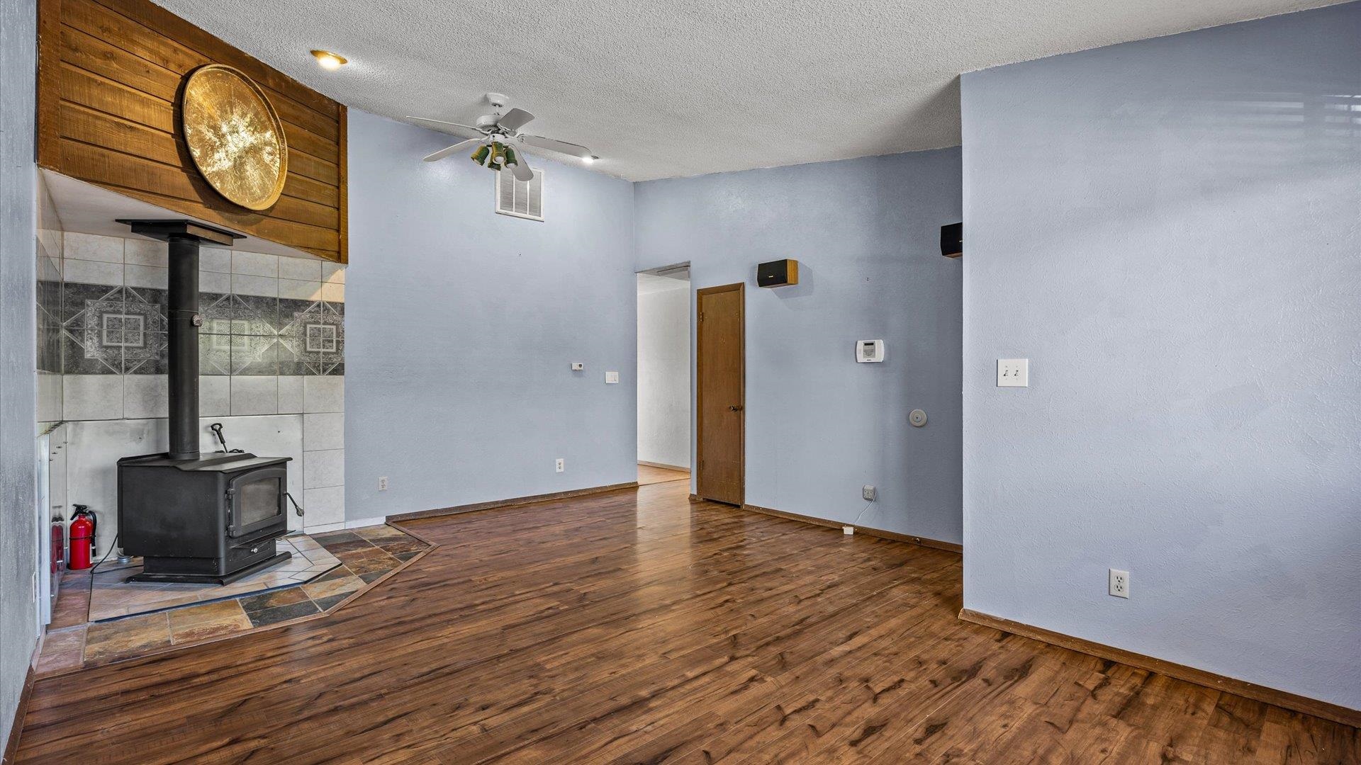 3223 Rood Avenue Property Photo 8
