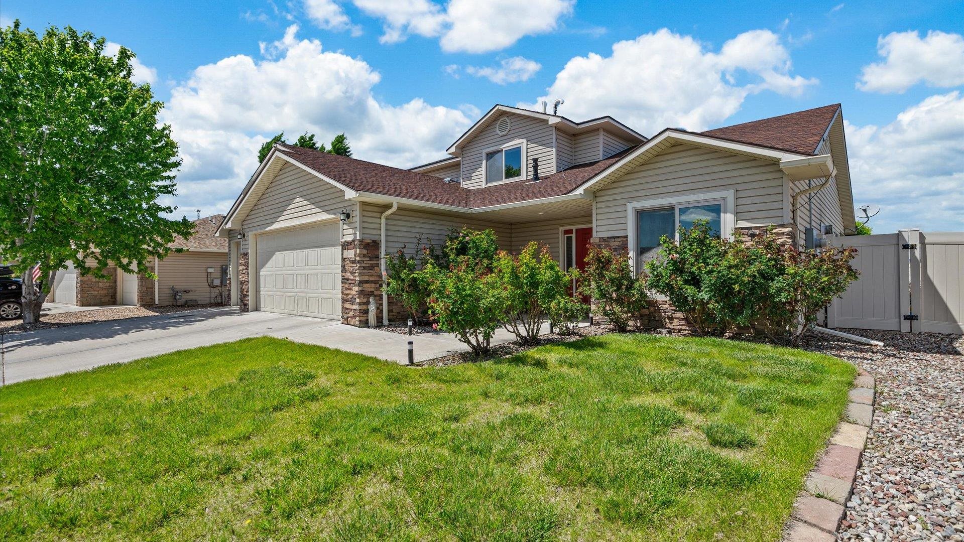 1397 Windsor Park Drive Property Photo 3