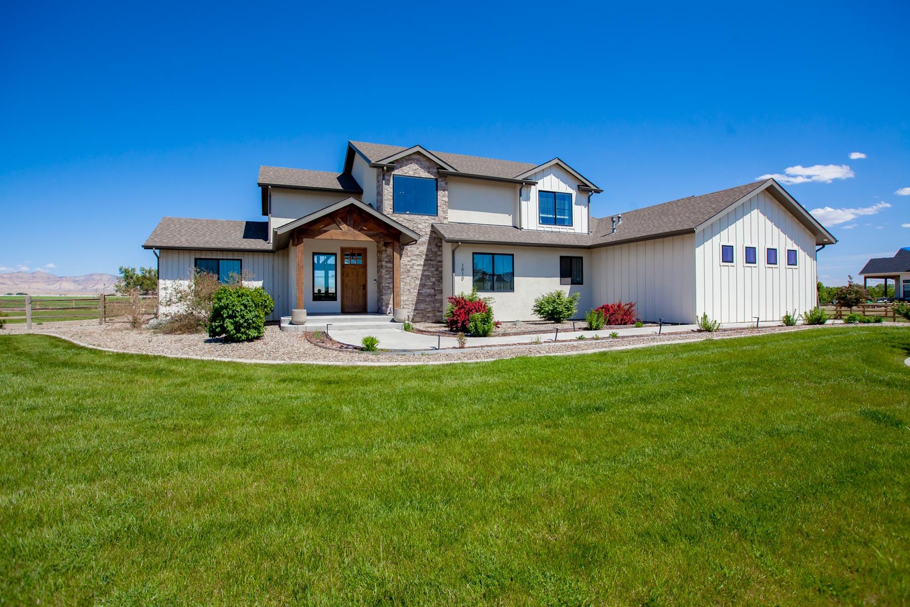 1010 Smith Ranch Road