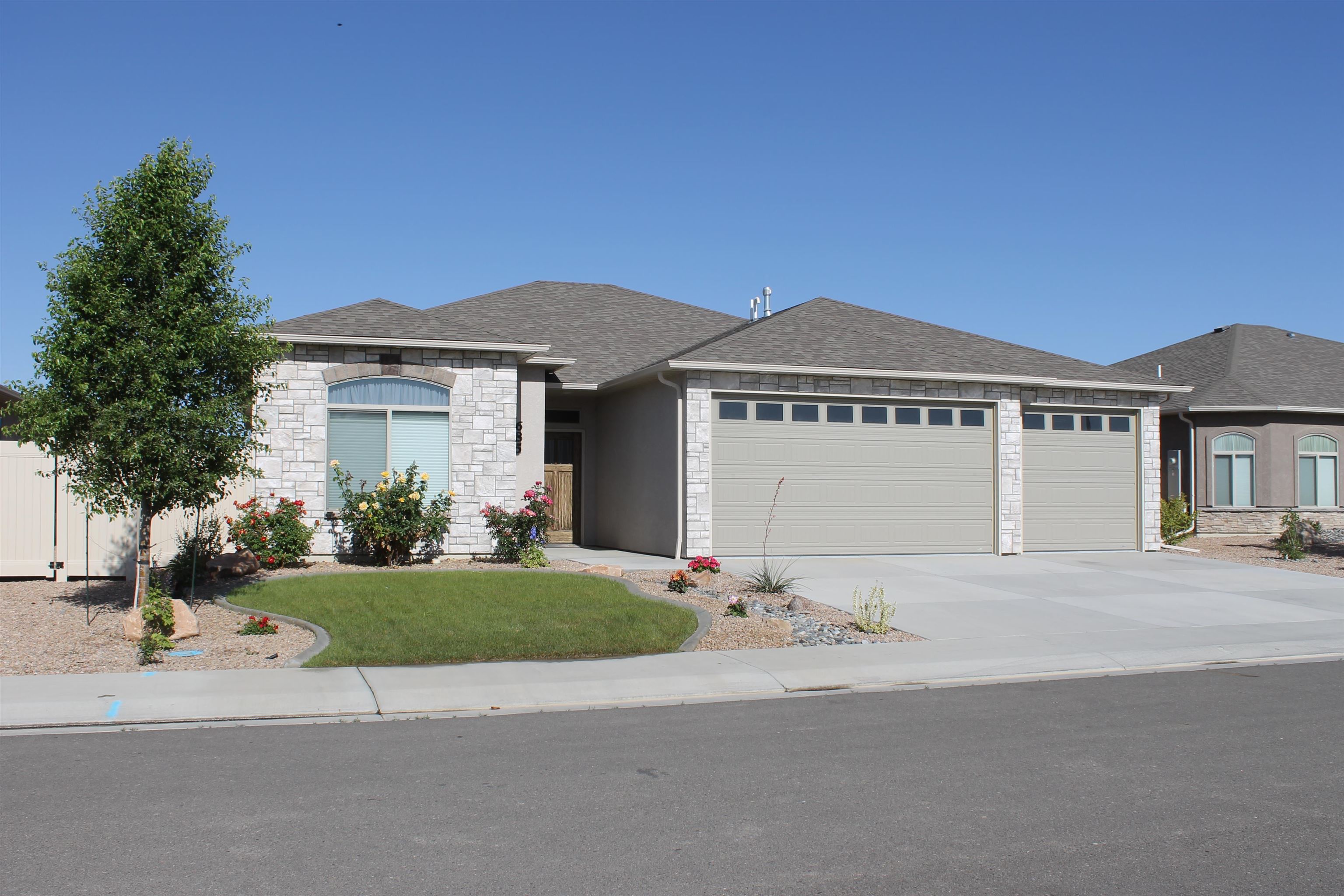 685 Strathearn Drive