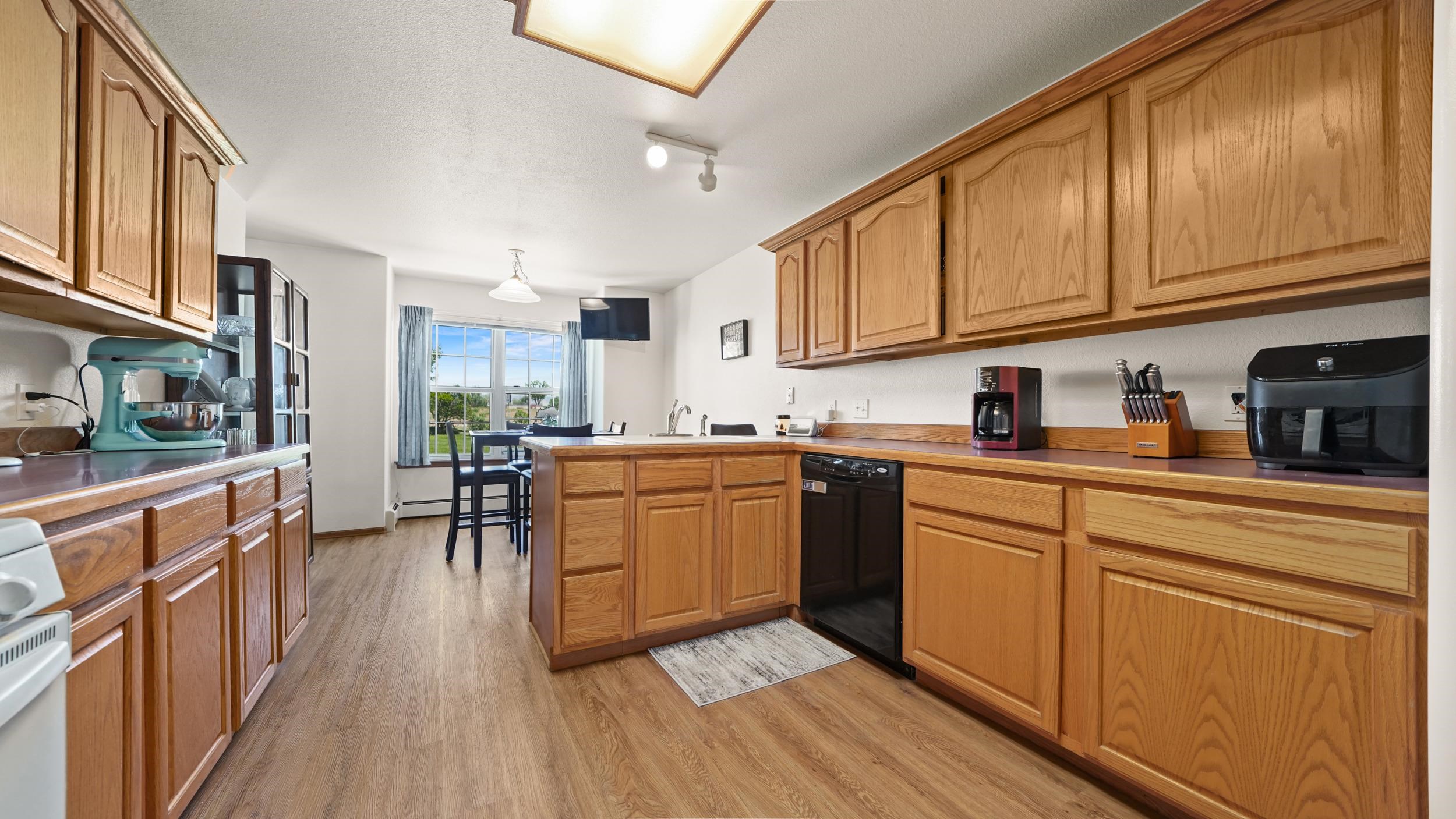 990 Kaley Street Property Photo 8