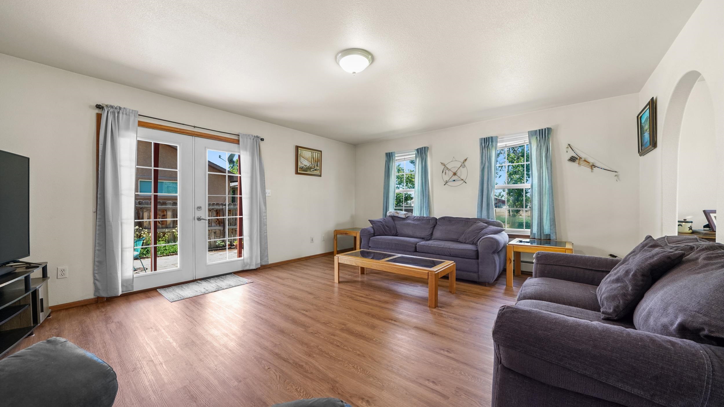 990 Kaley Street Property Photo 9