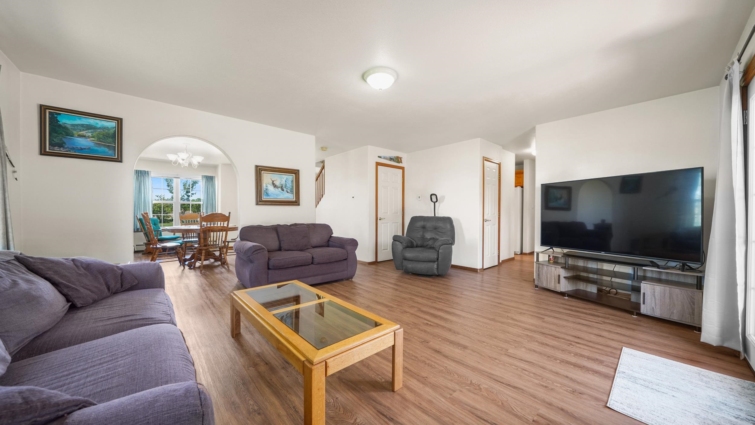 990 Kaley Street Property Photo 10