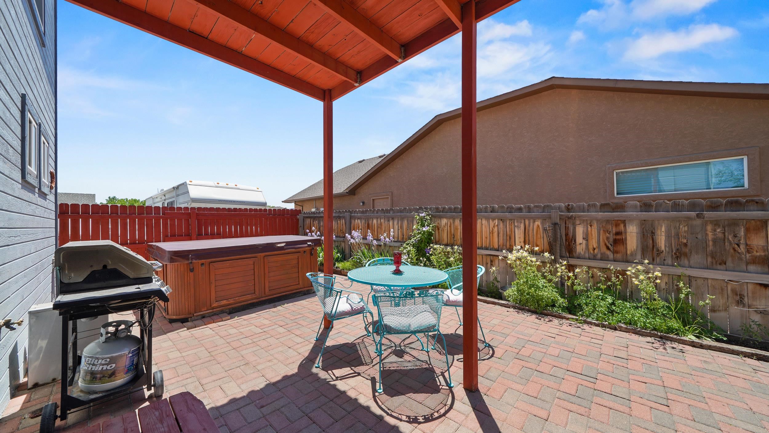 990 Kaley Street Property Photo 24