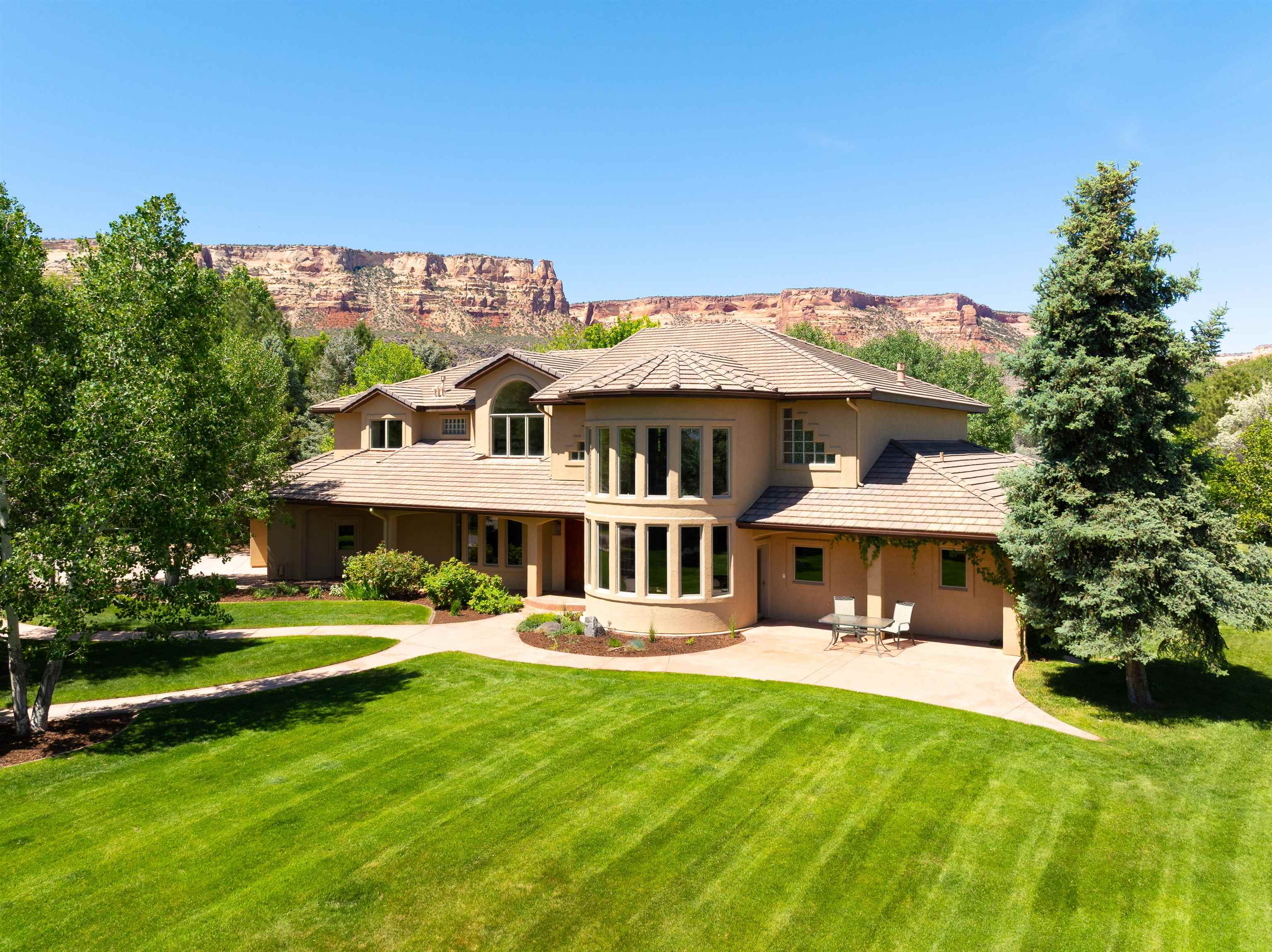584 20 Road Property Photo