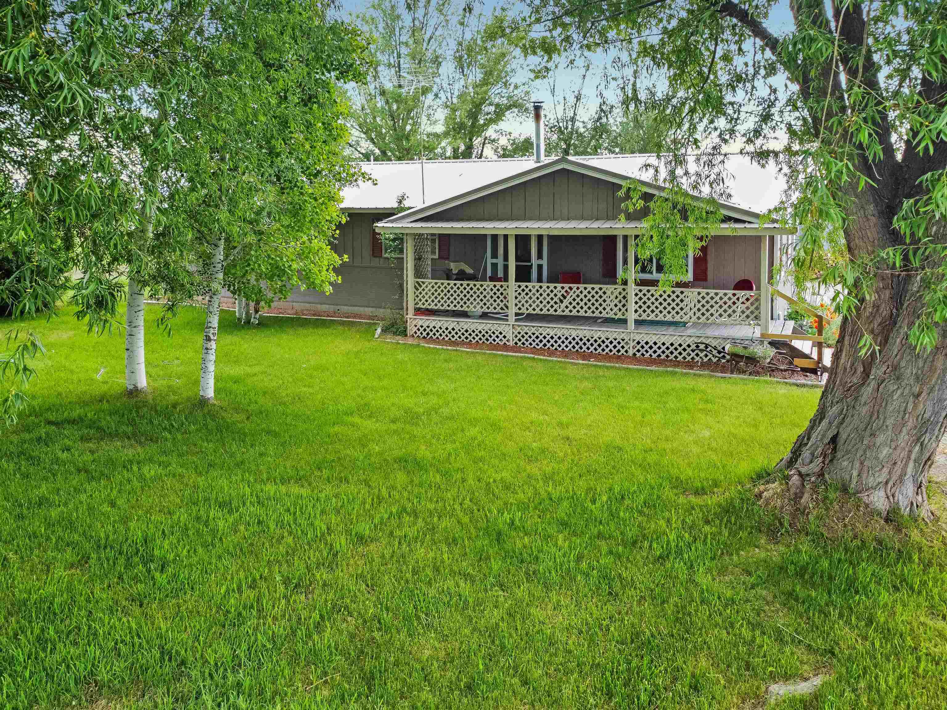 2033 1600 Road Property Photo 1