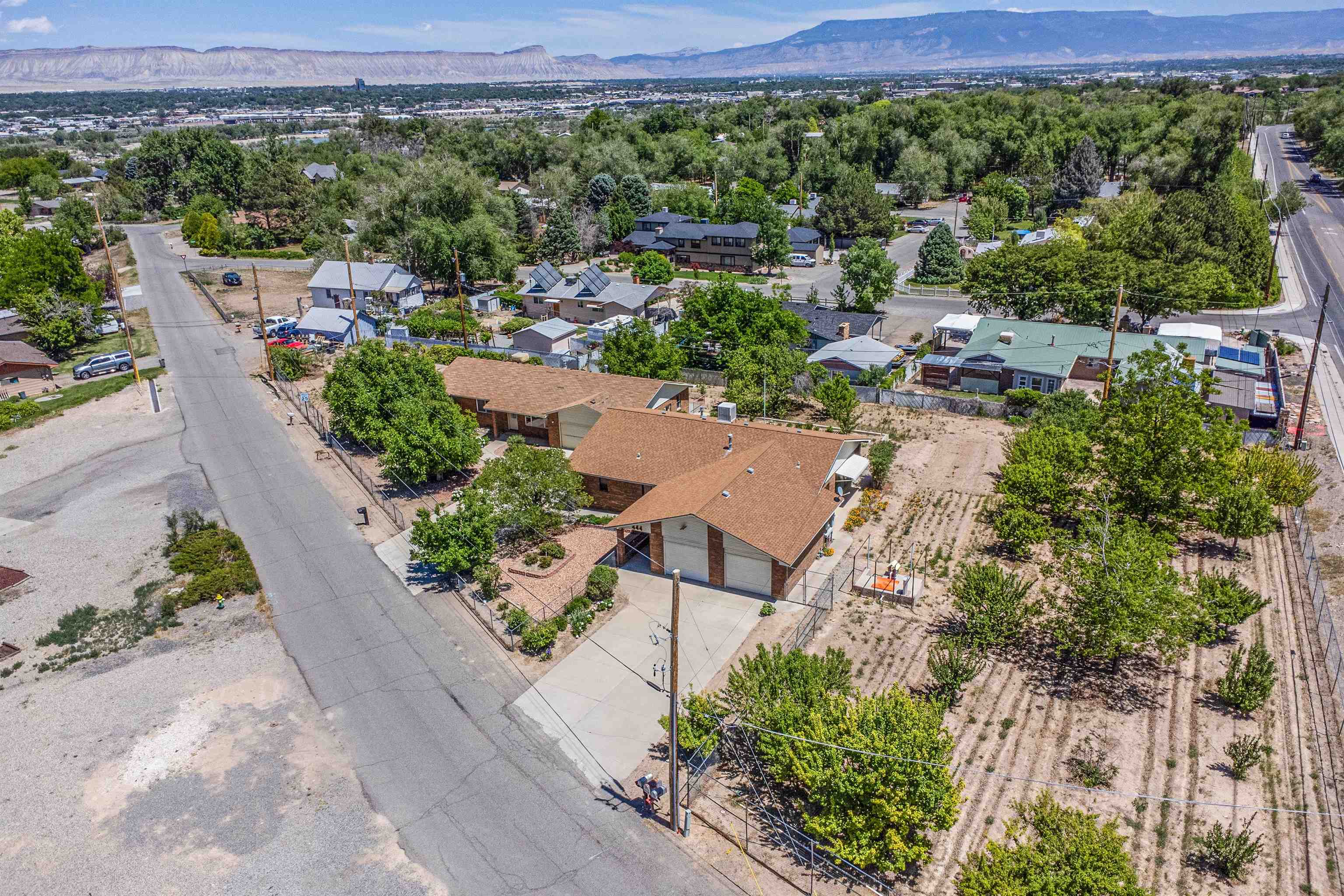 444 E Scenic Drive Property Photo 3