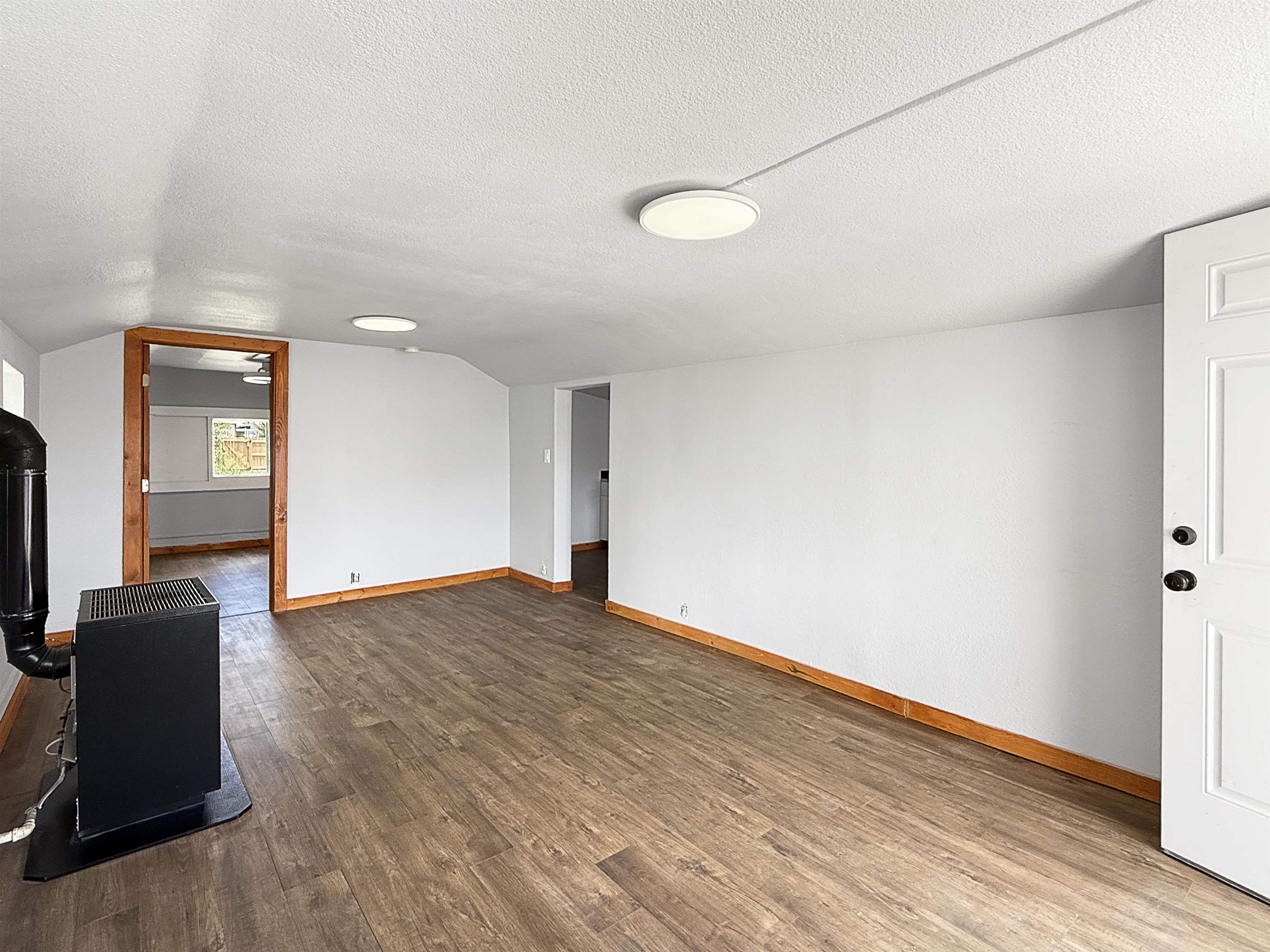 1246 Meeker Street Property Photo 4