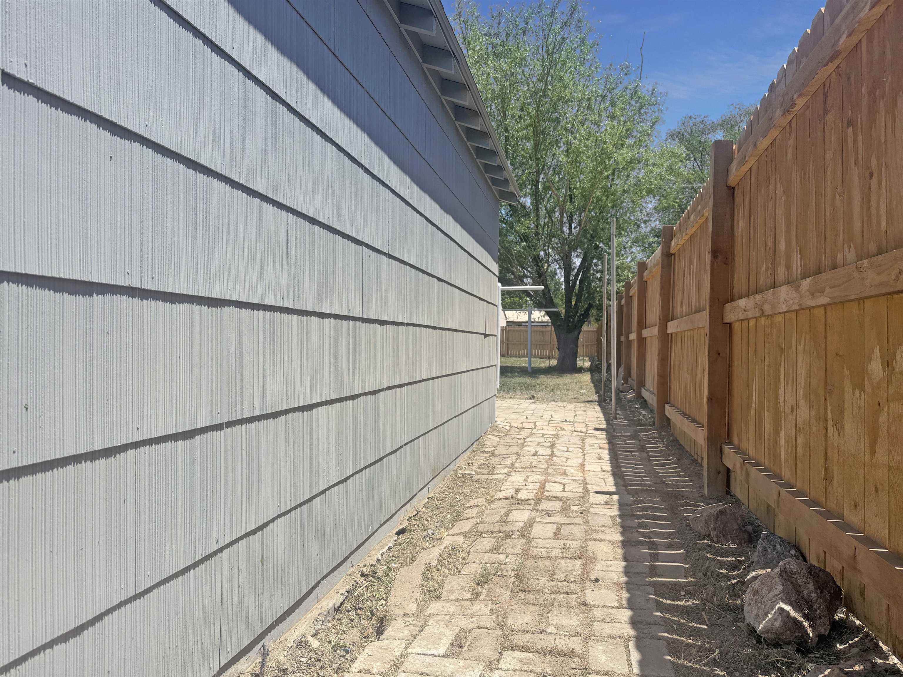 1246 Meeker Street Property Photo 5