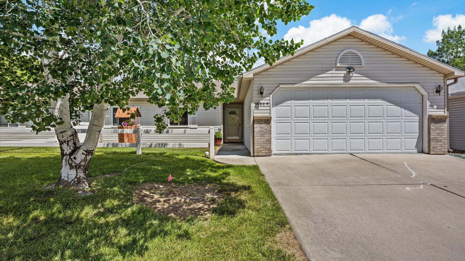 568 1/2 Villa Street Property Photo 1