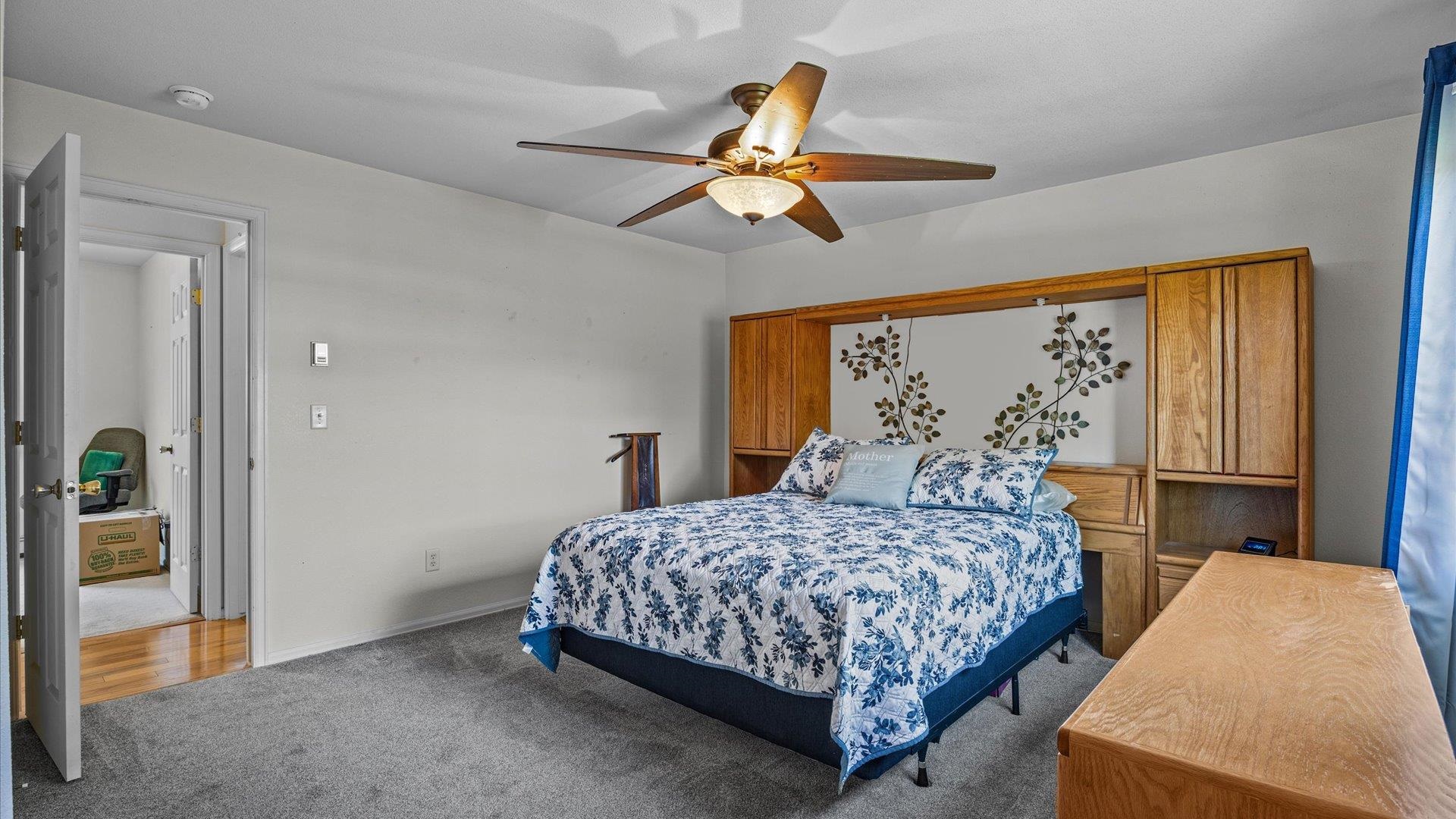 568 1/2 Villa Street Property Photo 9