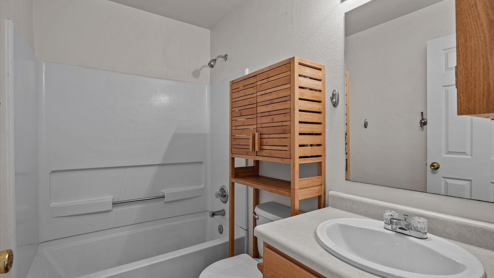 568 1/2 Villa Street Property Photo 13