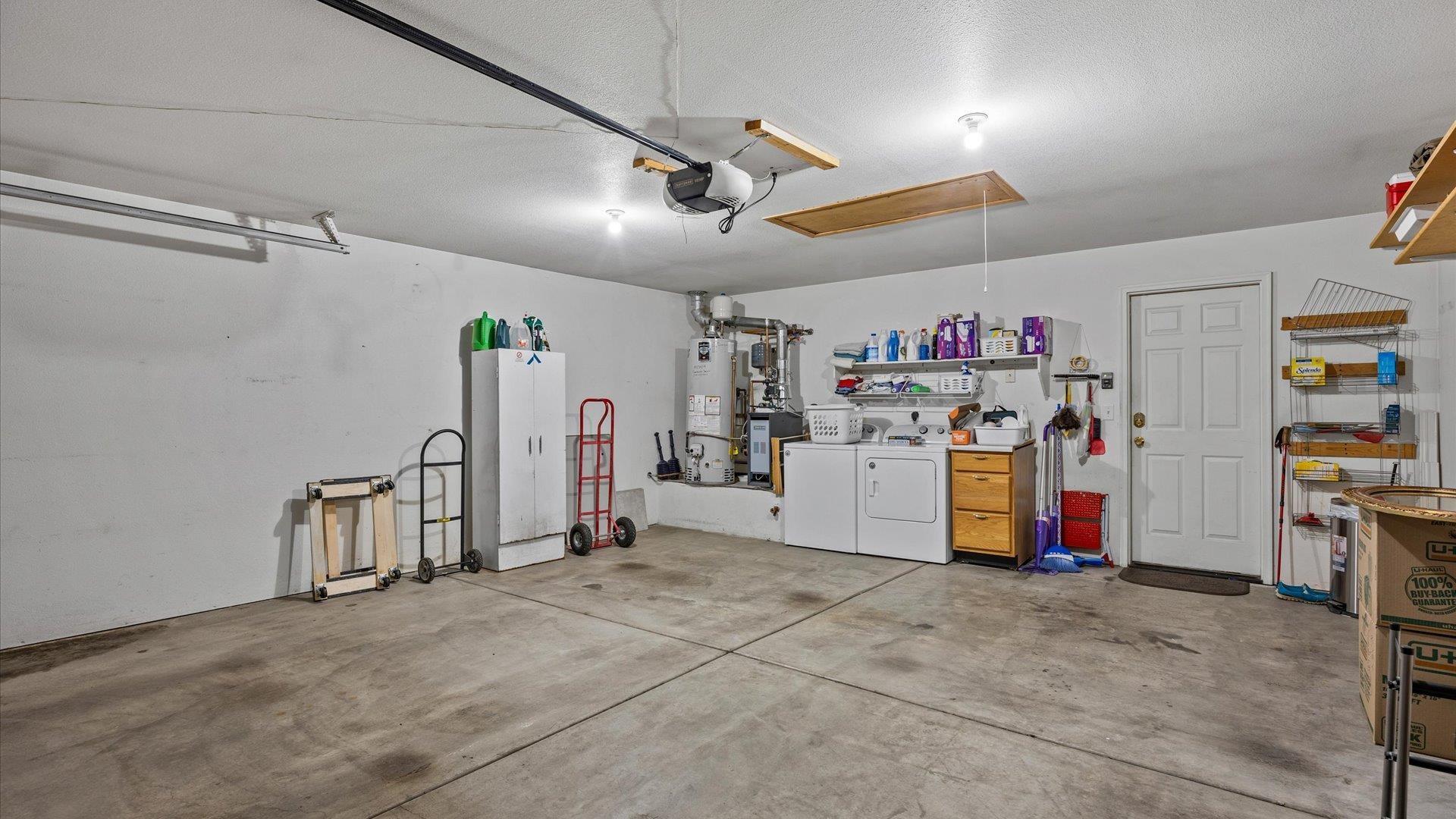 568 1/2 Villa Street Property Photo 14